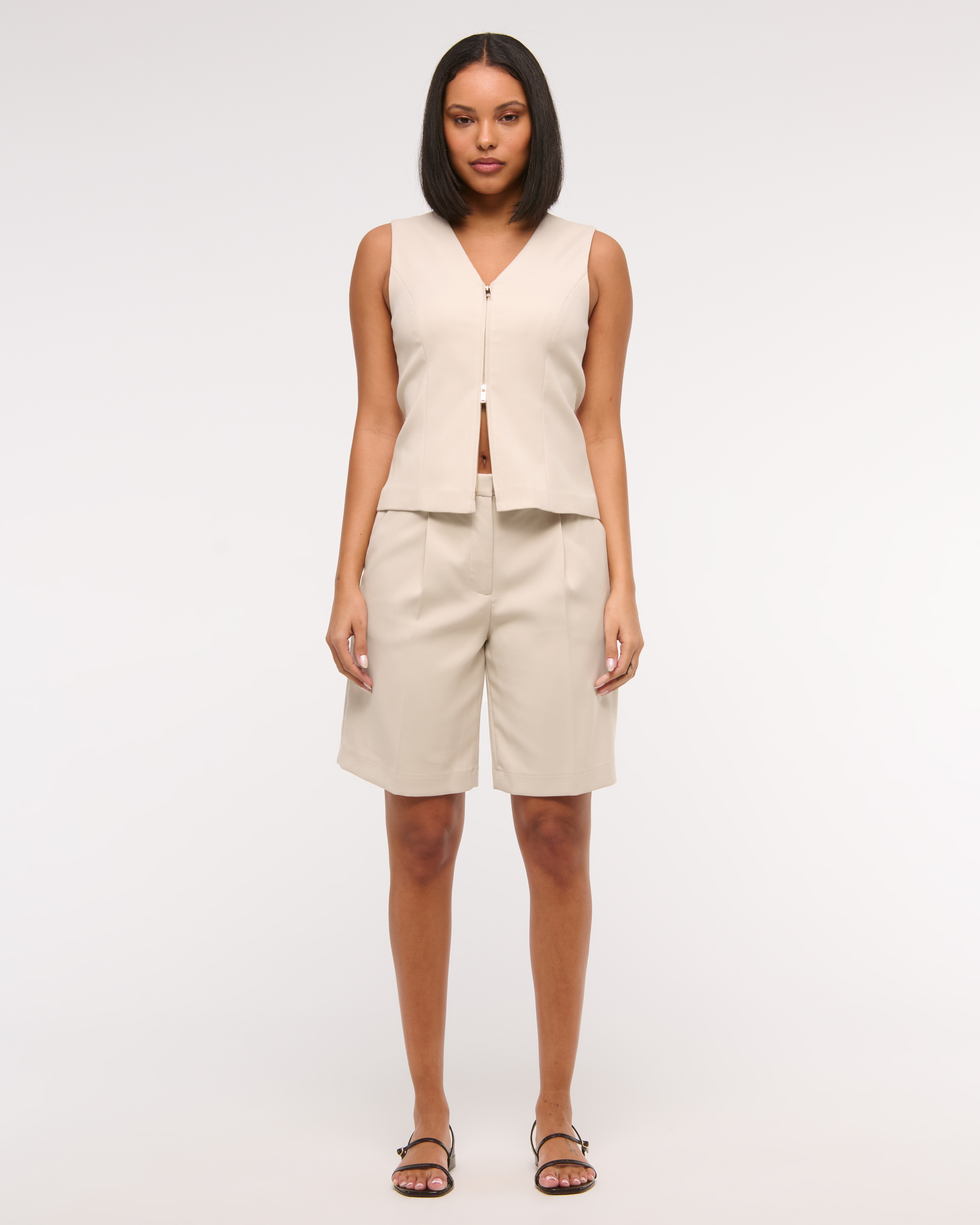 Женские брюки Abercrombie & Fitch Mid Rise Bermuda Short — фото 3