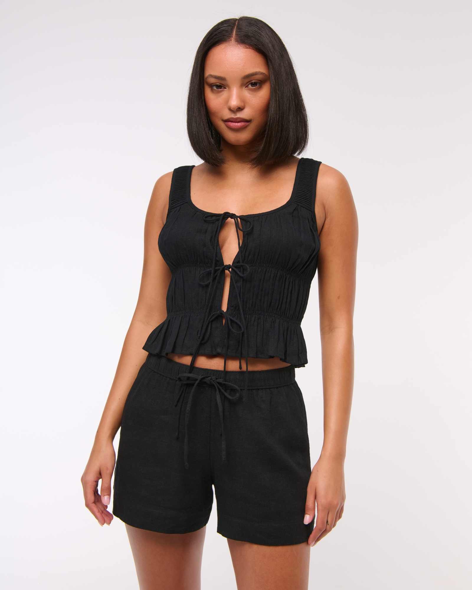 Mid Rise Linen-Blend Pull-On Short