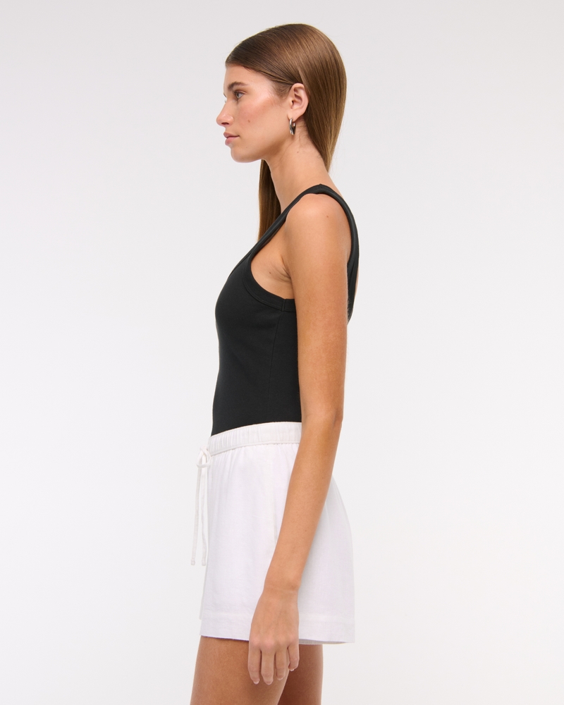 Mid Rise Linen-Blend Pull-On Short