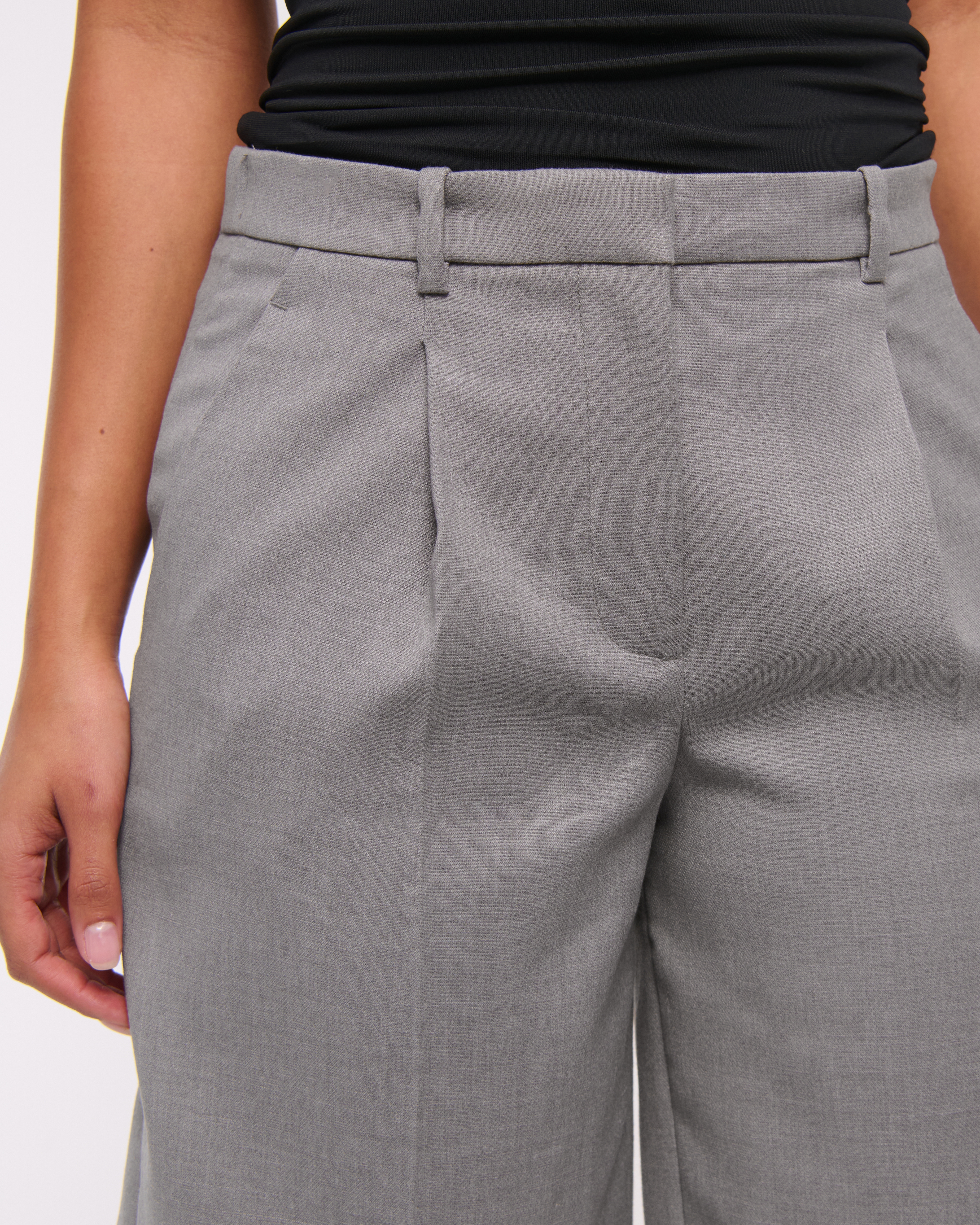 Abercrombie & Fitch Mid Rise Bermuda Short In Gray