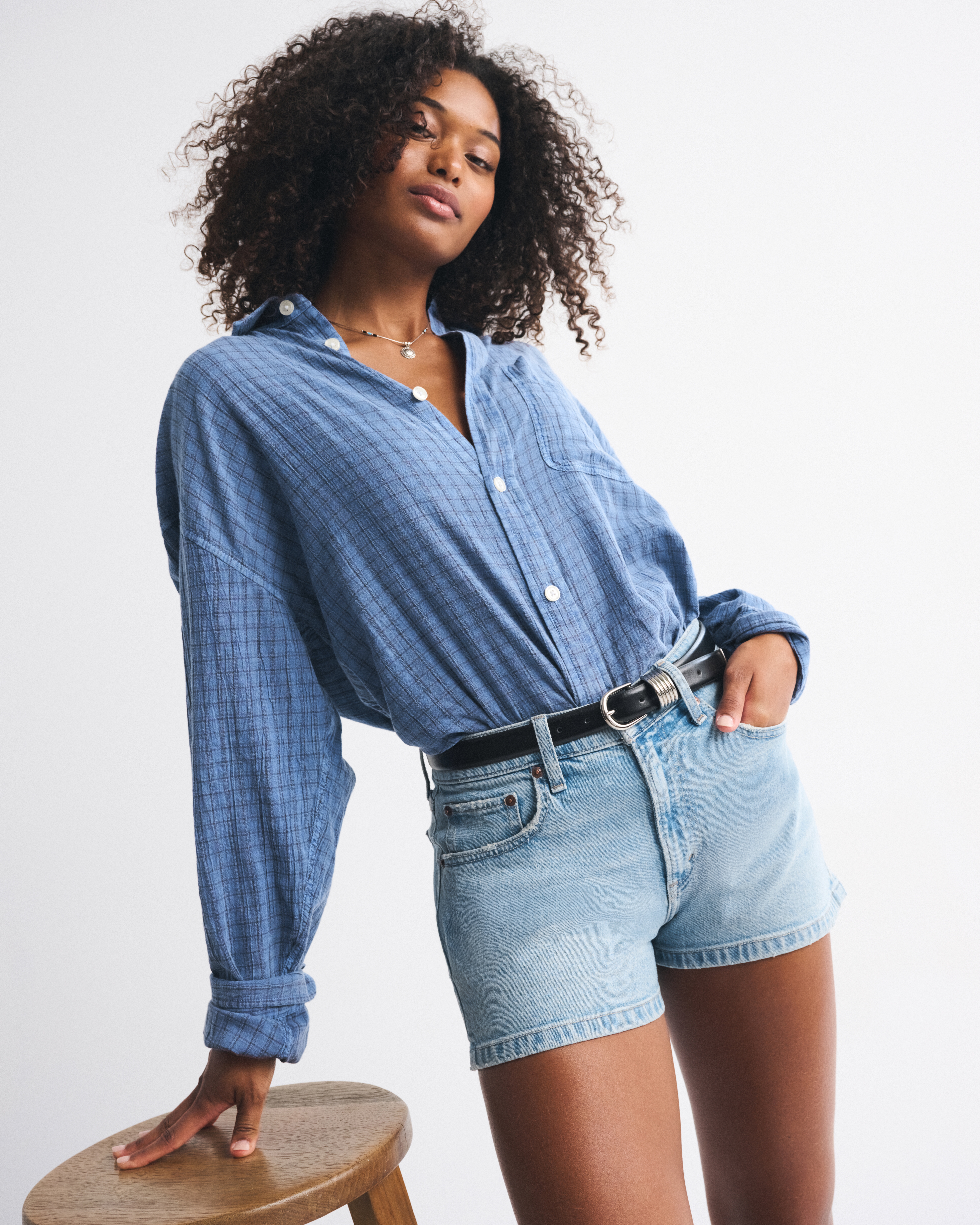 Женские брюки Abercrombie & Fitch Curve Love High Rise Mom Short — фото 2