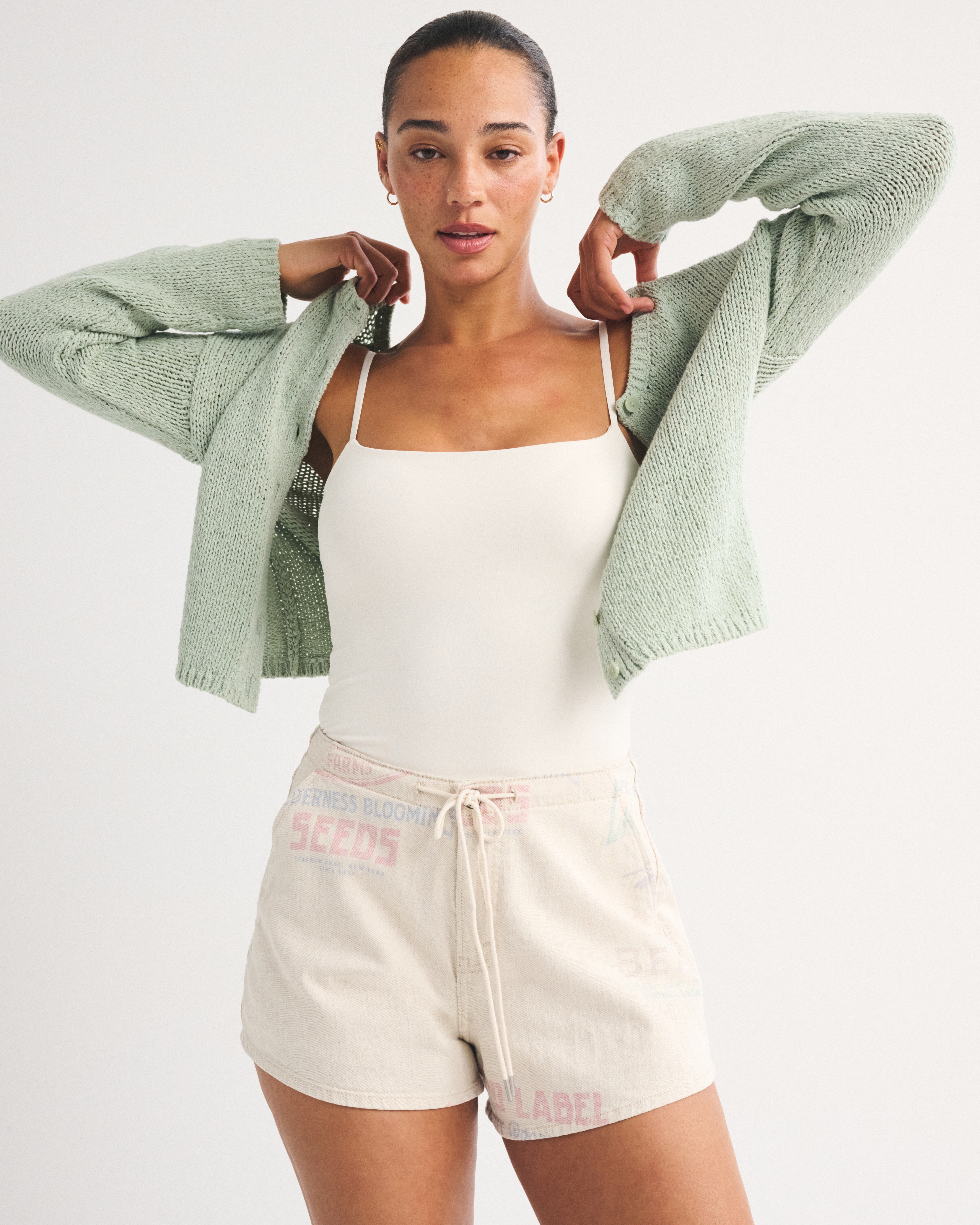 Женские джинсы Abercrombie & Fitch Curve Love High Rise Linen-Blend Denim Short — фото 2