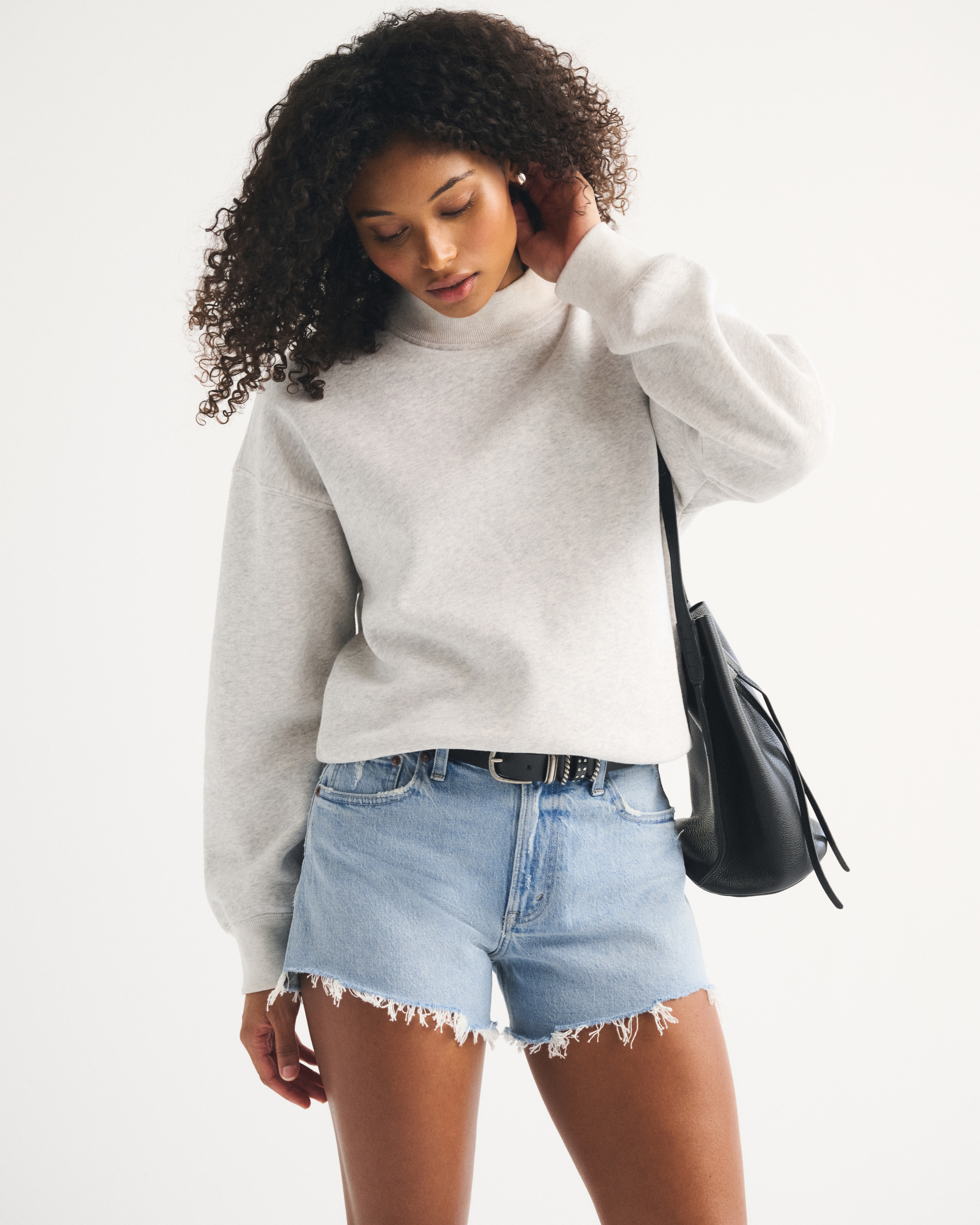 Женские брюки Abercrombie & Fitch Curve Love High Rise 90s Cutoff Short — фото 2