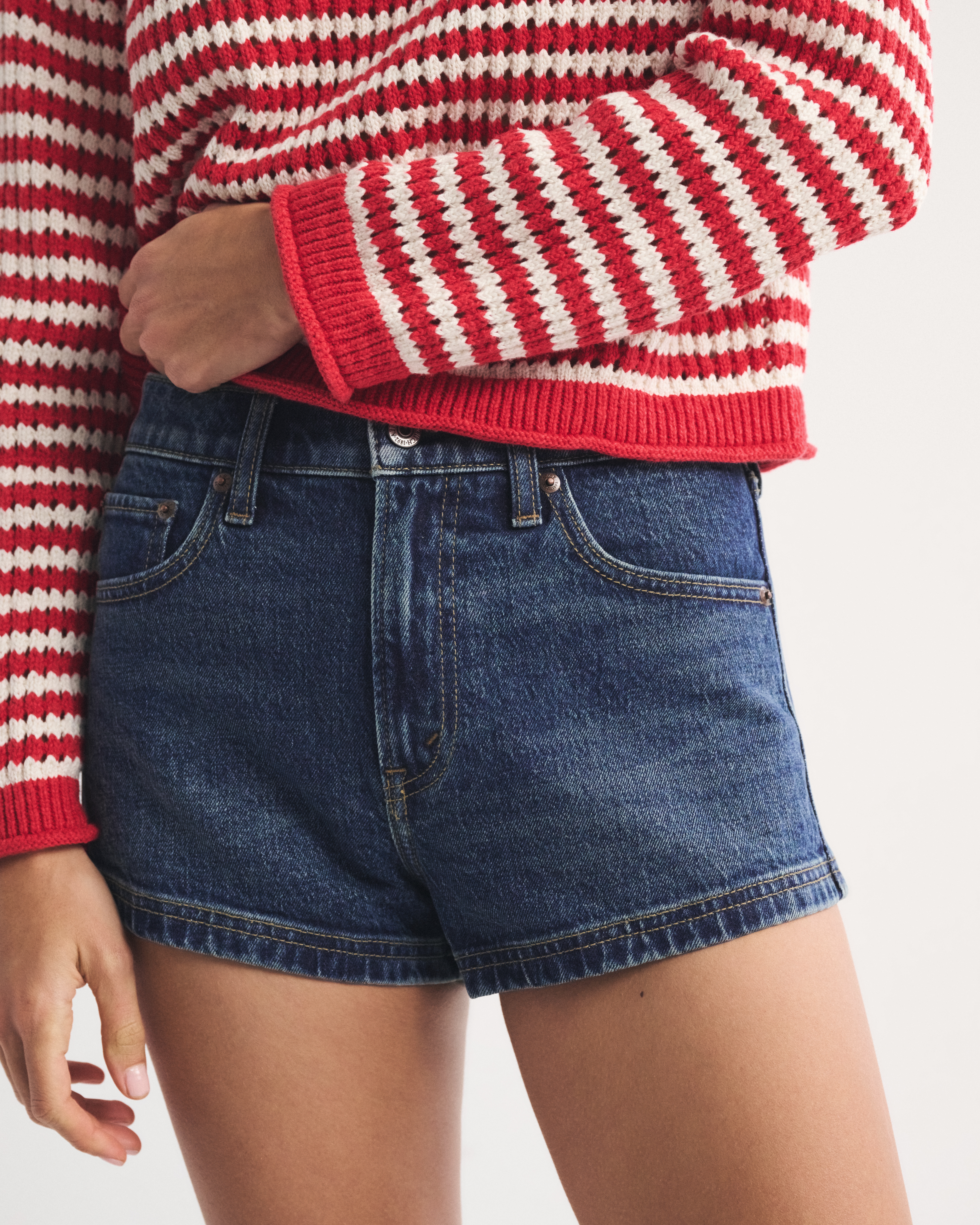 Женские джинсы Abercrombie & Fitch Denim Micro Short — фото 3