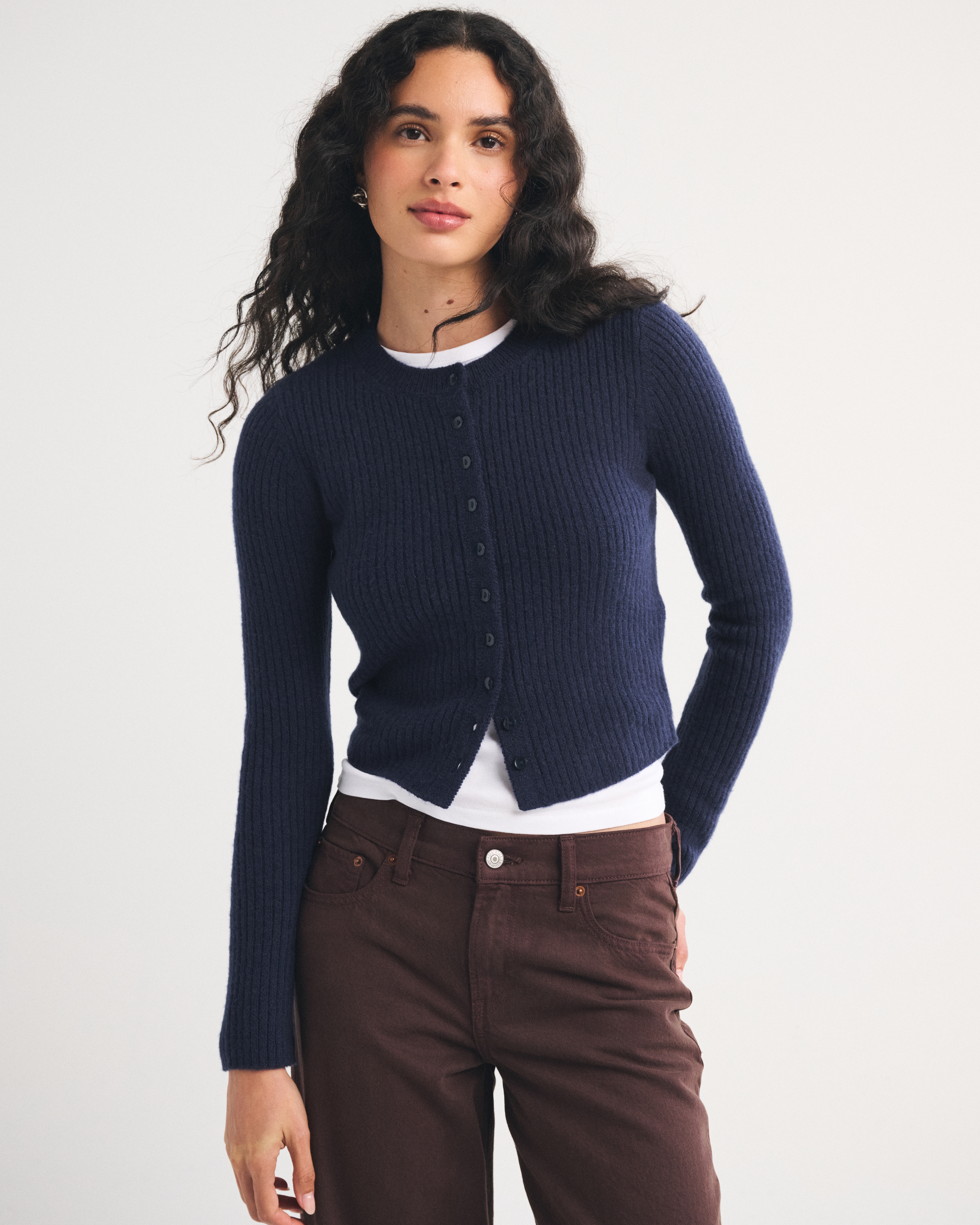 Женский кардиган Abercrombie & Fitch Merino Wool-Blend Shrunken Crew, цвет: Приглушённый тёмно-синий — фото 2