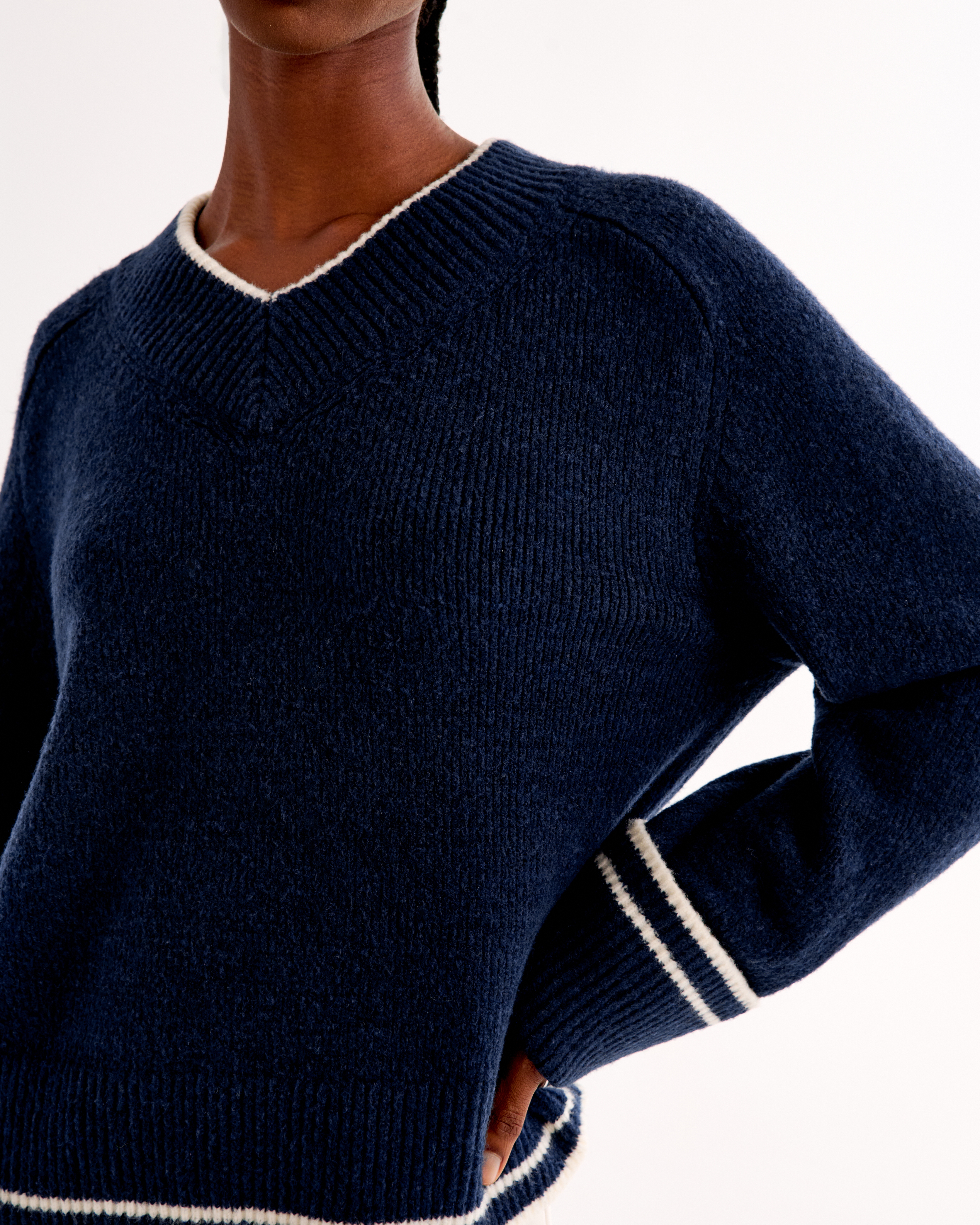 Abercrombie and fitch fashion v neck sweater