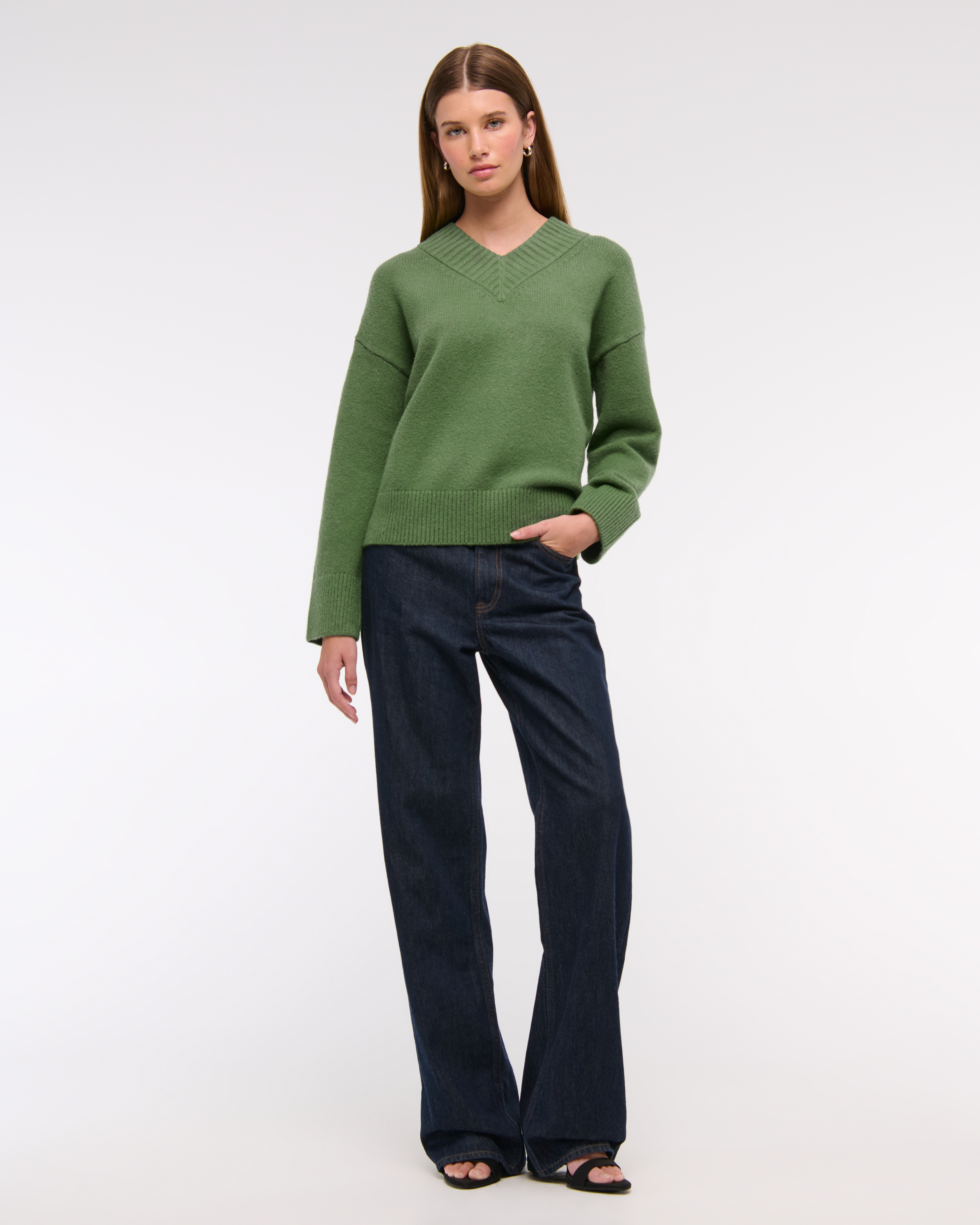Abercrombie & Fitch High V-neck Sweater In Green
