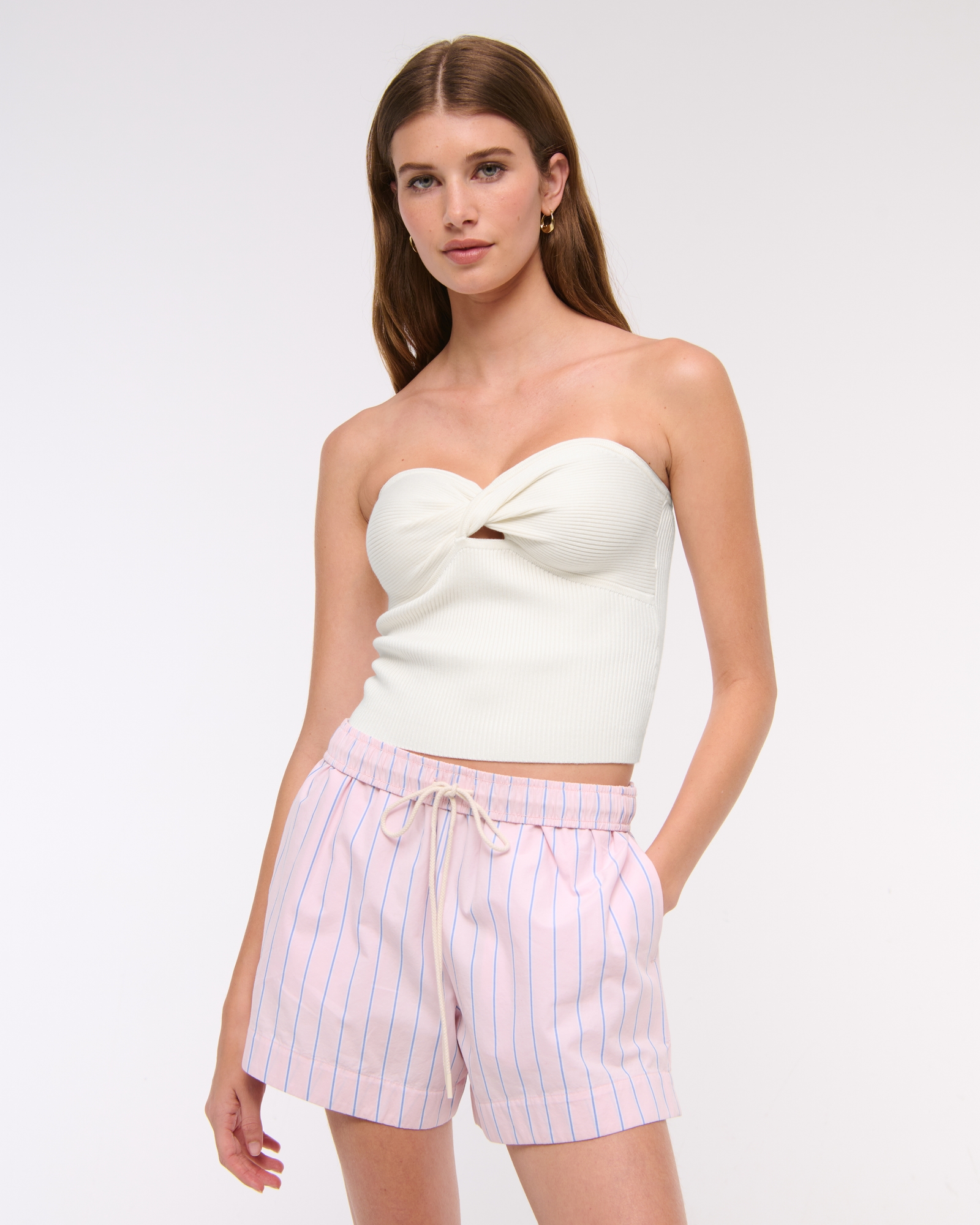 Top tipo tubo y suéter con detalle retorcido