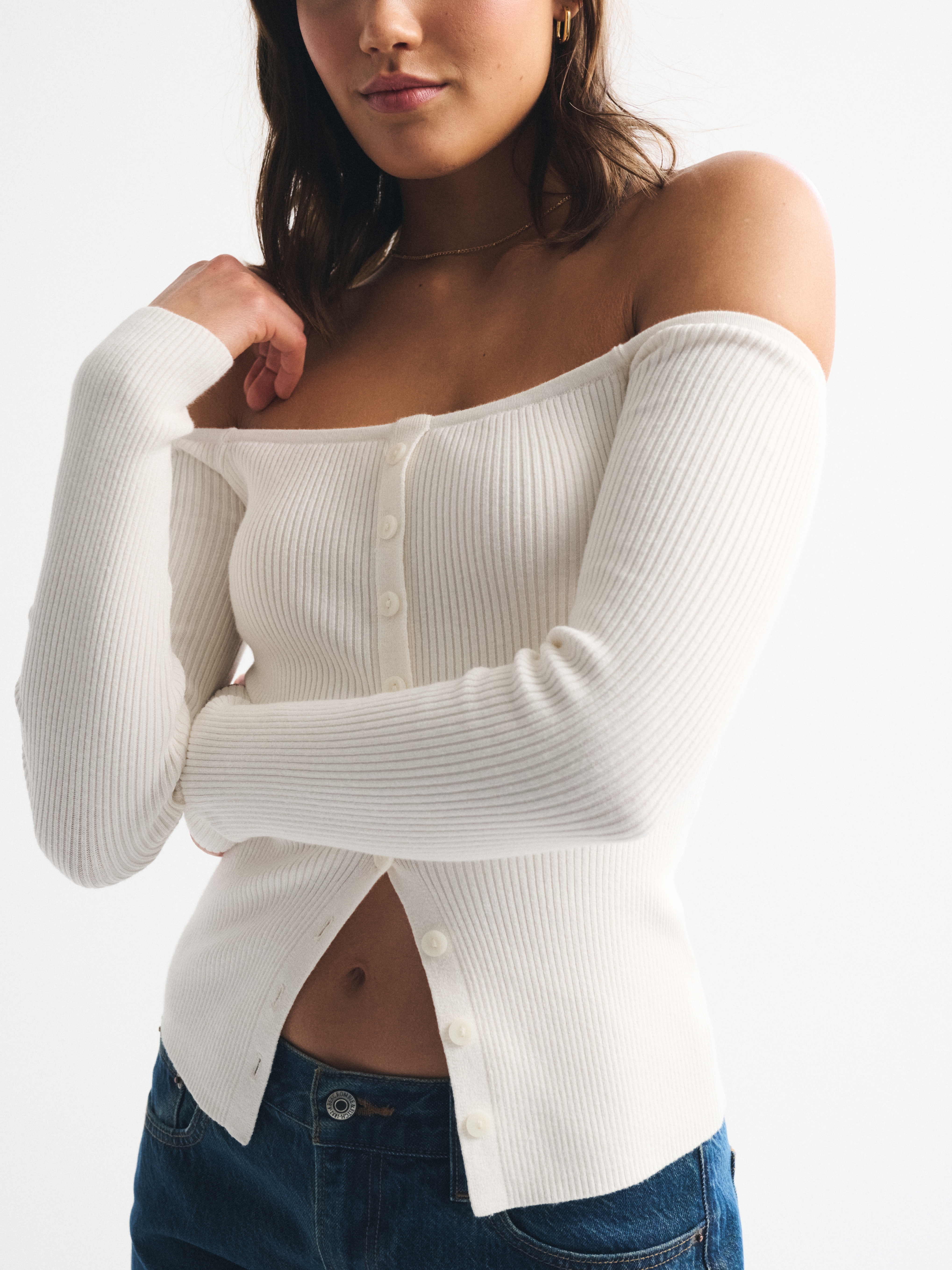 Abercrombie & Fitch Off-the-shoulder Button-through Top In White