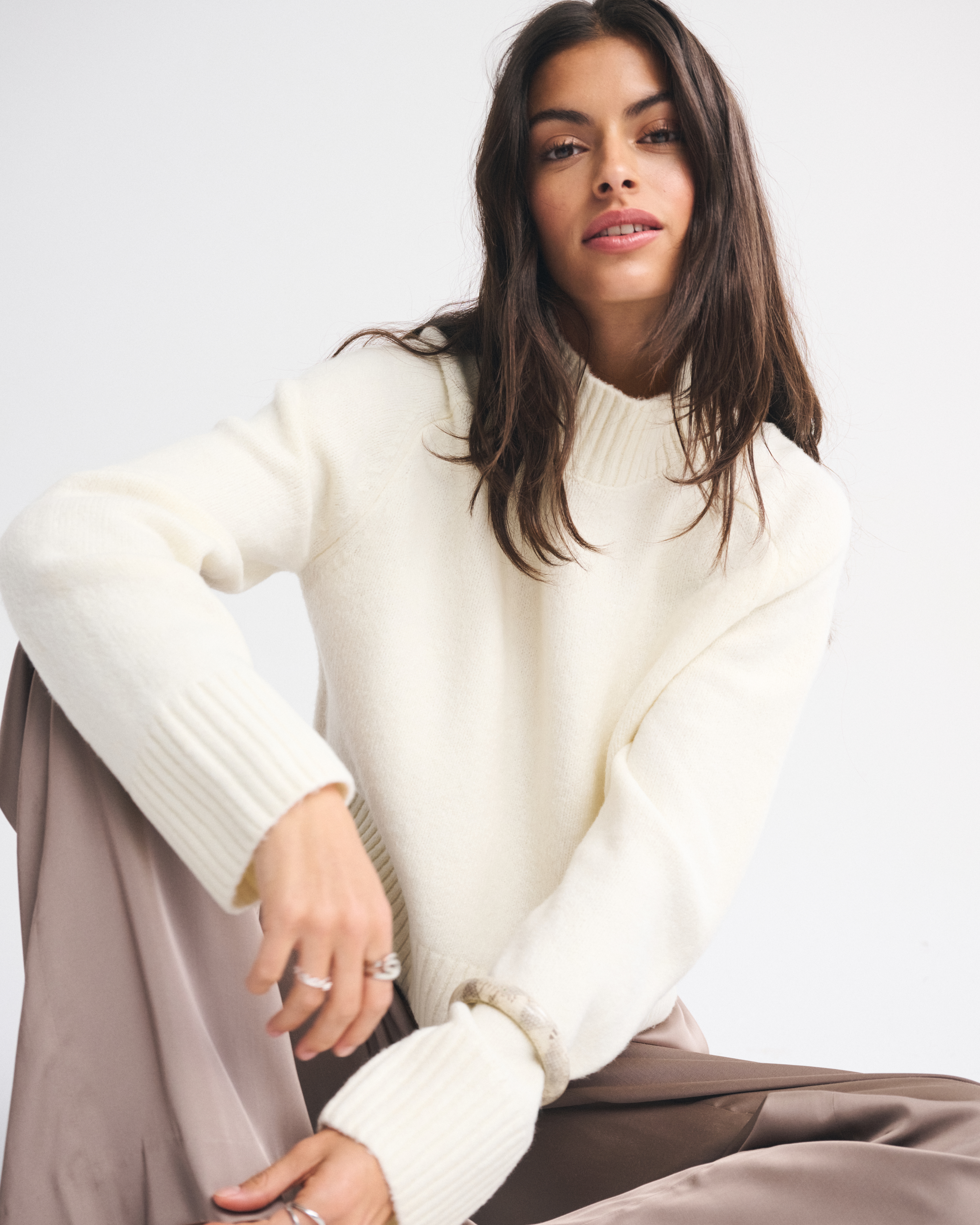 Abercrombie & Fitch Easy Mockneck Sweater In White