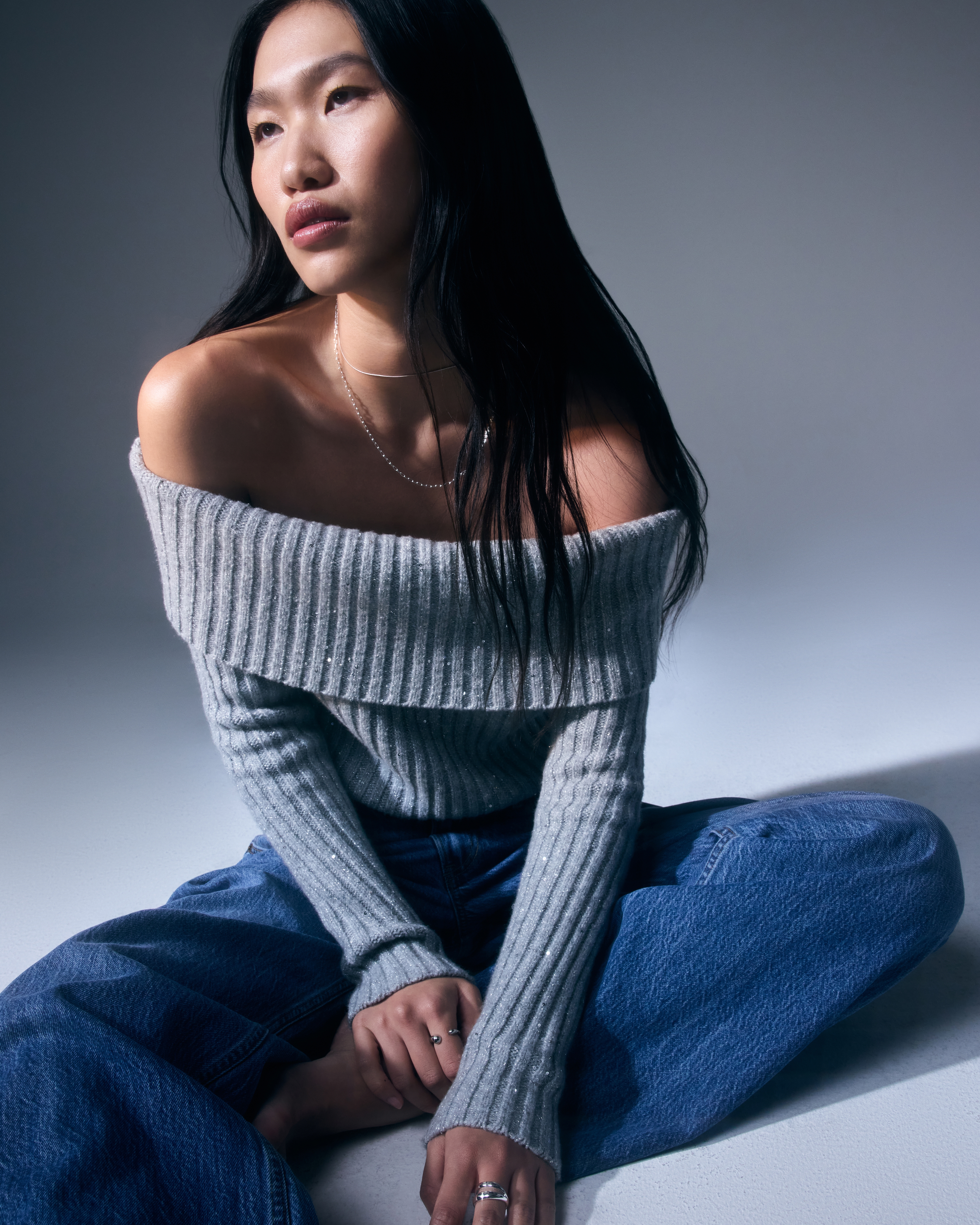 Женский свитер Abercrombie & Fitch Ribbed Foldover Off-The-Shoulder, цвет: Серый — фото 4