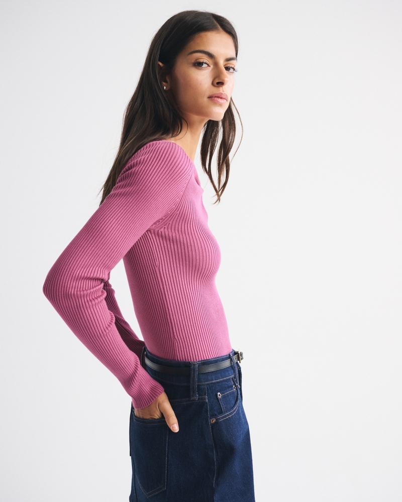 Hardware Keyhole Long-Sleeve Sweater Top