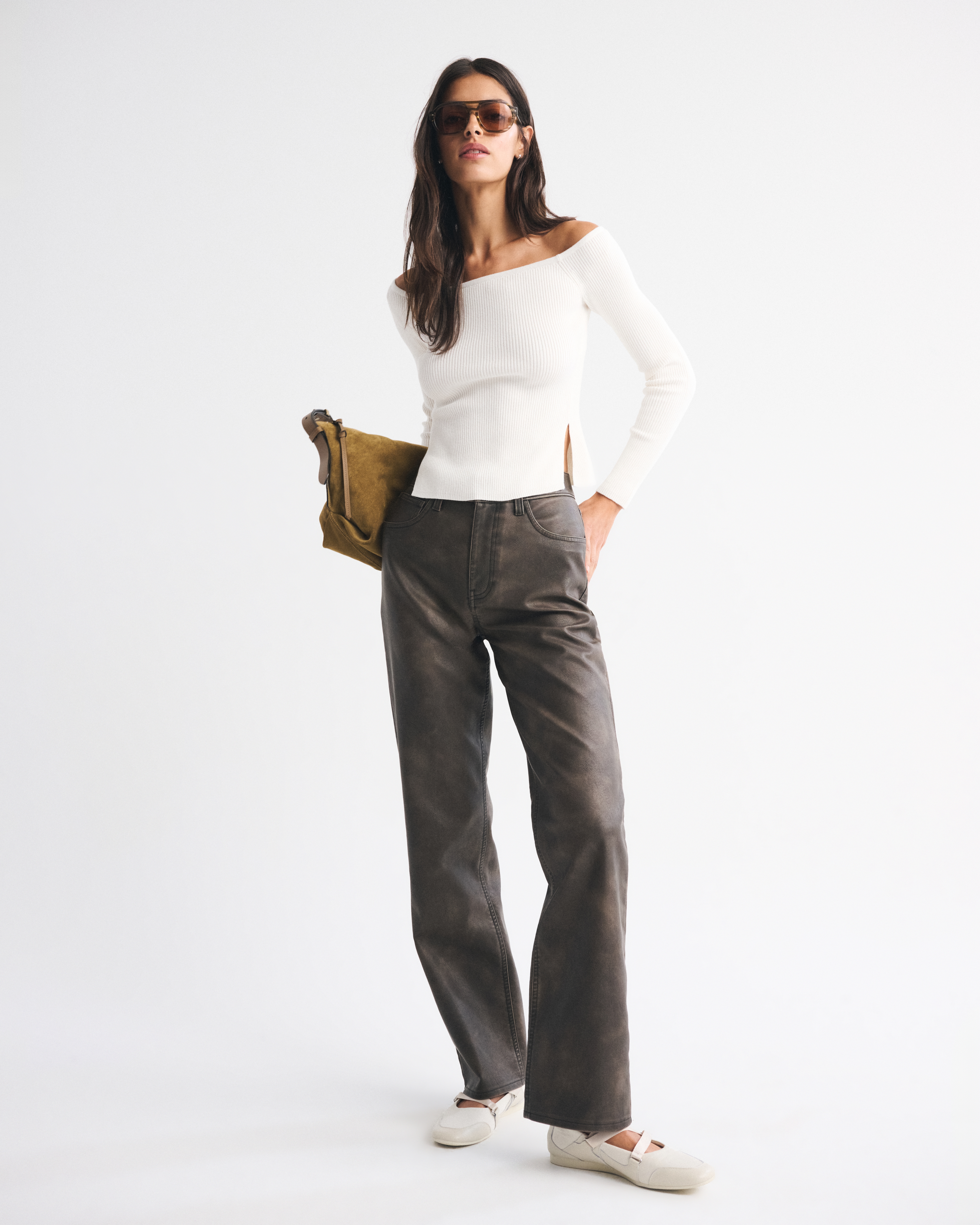 Abercrombie & Fitch Off-the-shoulder Sweater In White