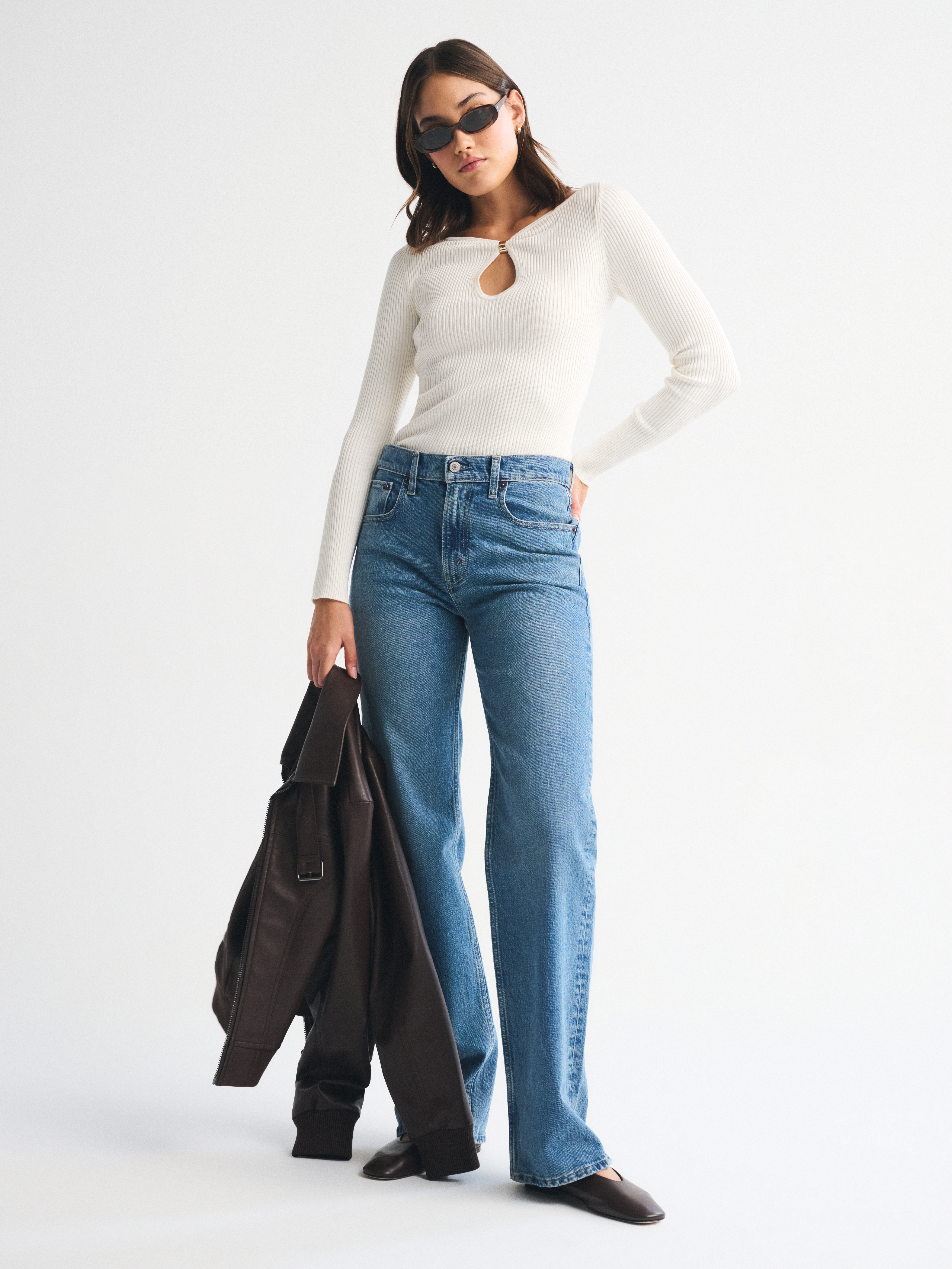 Женские свитеры Abercrombie & Fitch Hardware Keyhole Long-Sleeve Sweater Top — фото 3