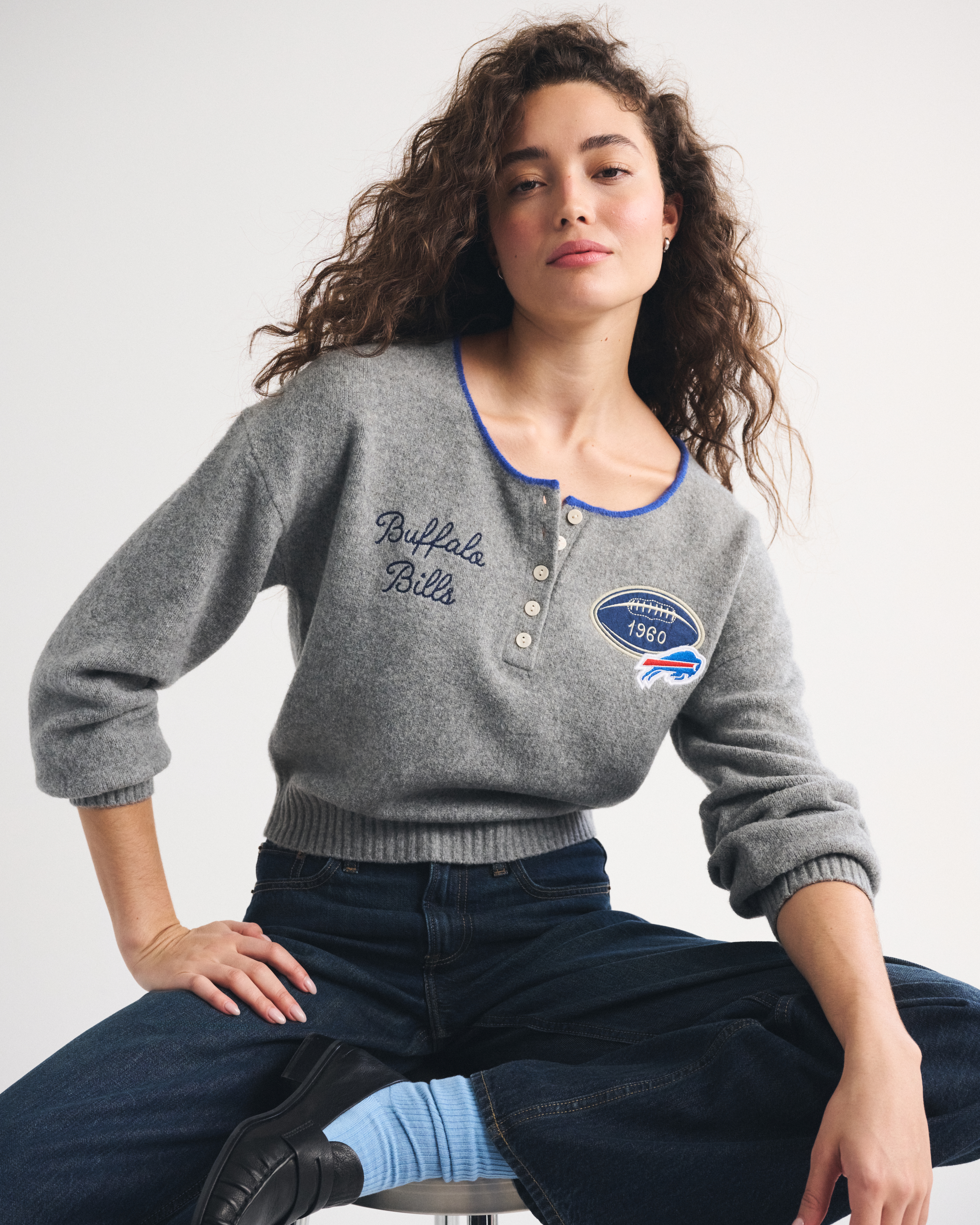 Женский свитер Abercrombie & Fitch Chicago Bears Henley, цвет: Серый — фото 2