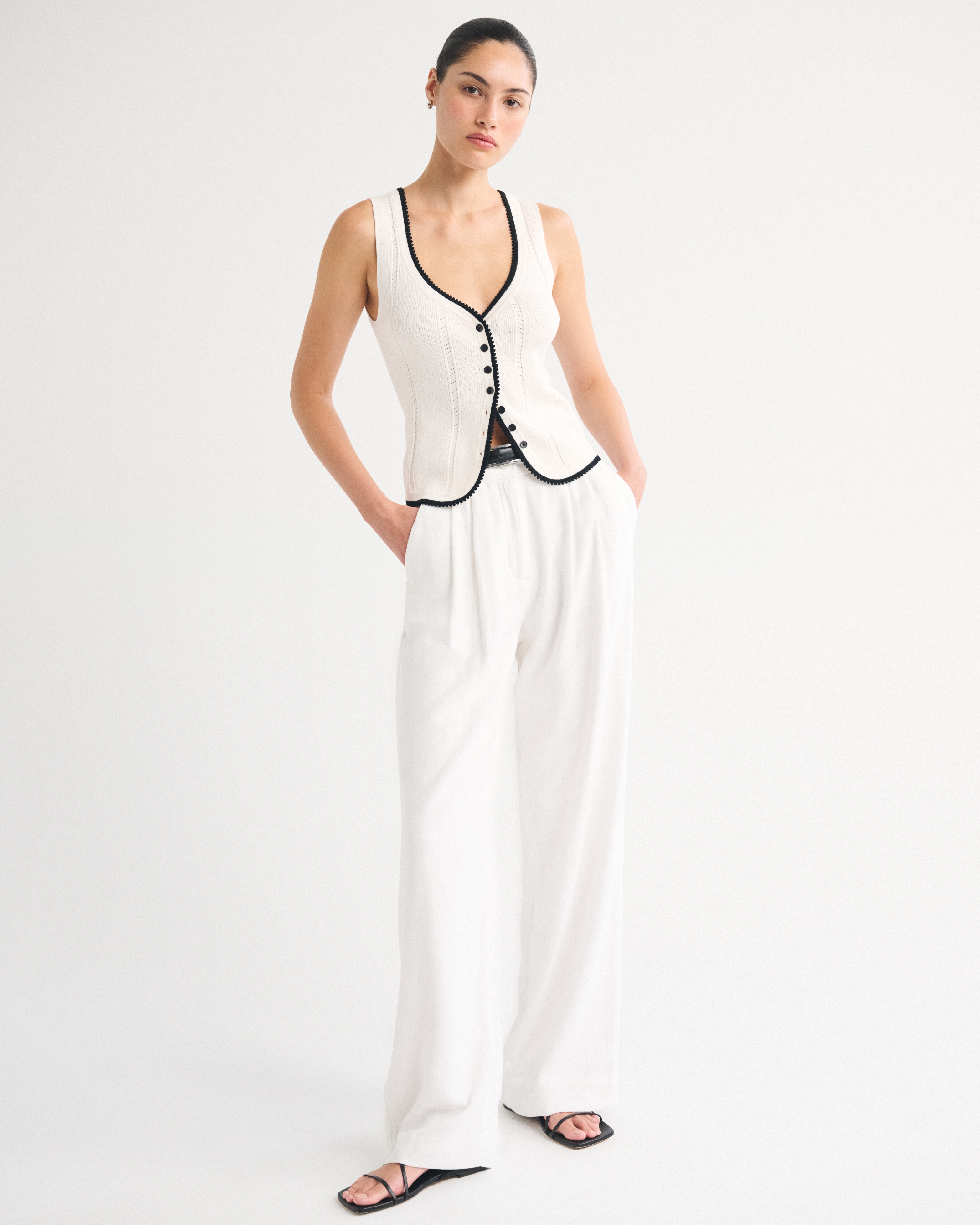 Женские свитеры Abercrombie & Fitch Pointelle Button-Through Sweater Tank — фото 3