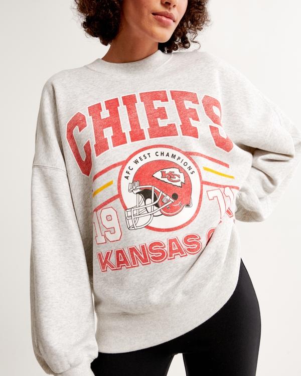 Graphic crewneck shop sweatshirts womens