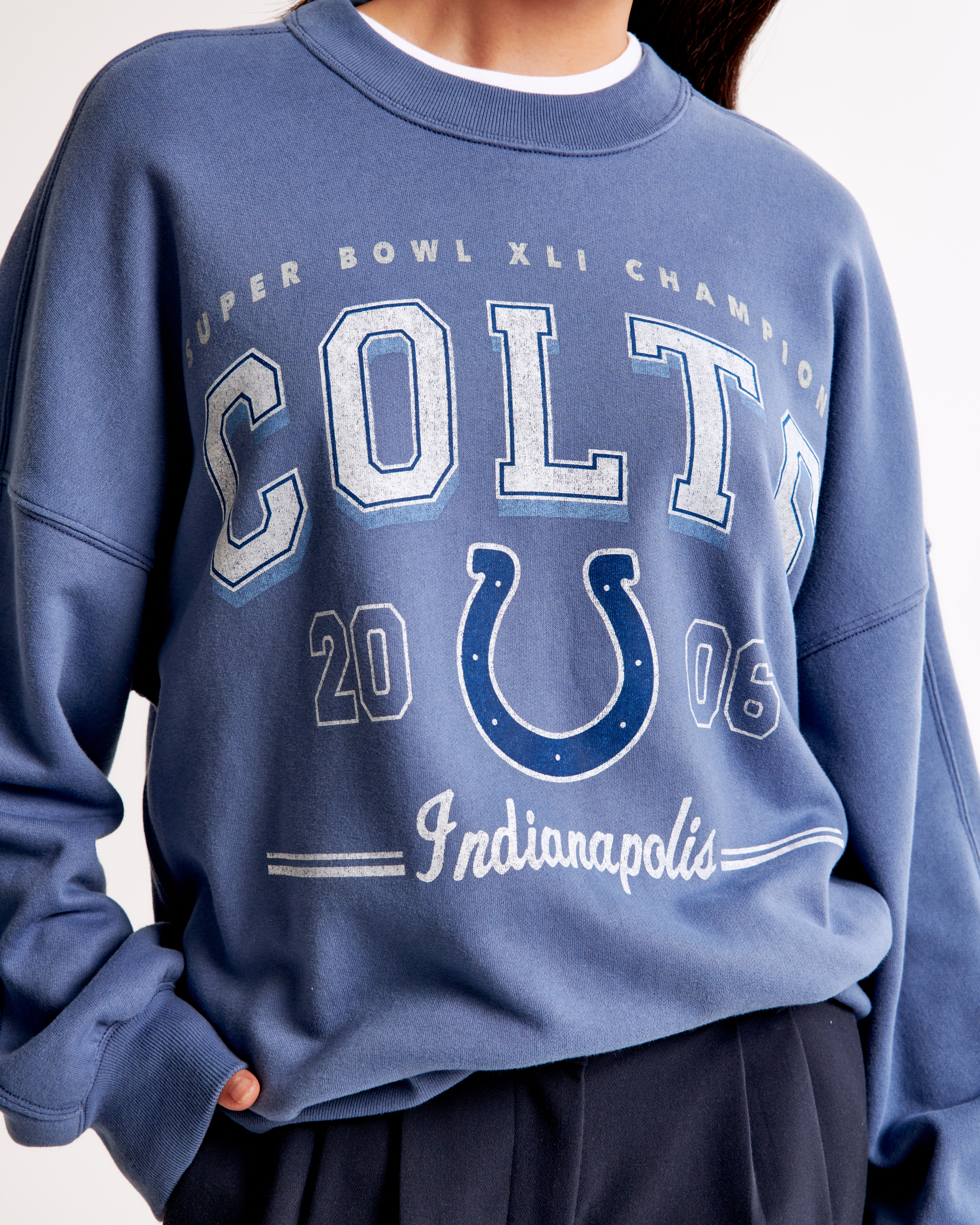 Женские свитеры Abercrombie & Fitch Carolina Panthers Graphic Oversized Sunday Crew — фото 3