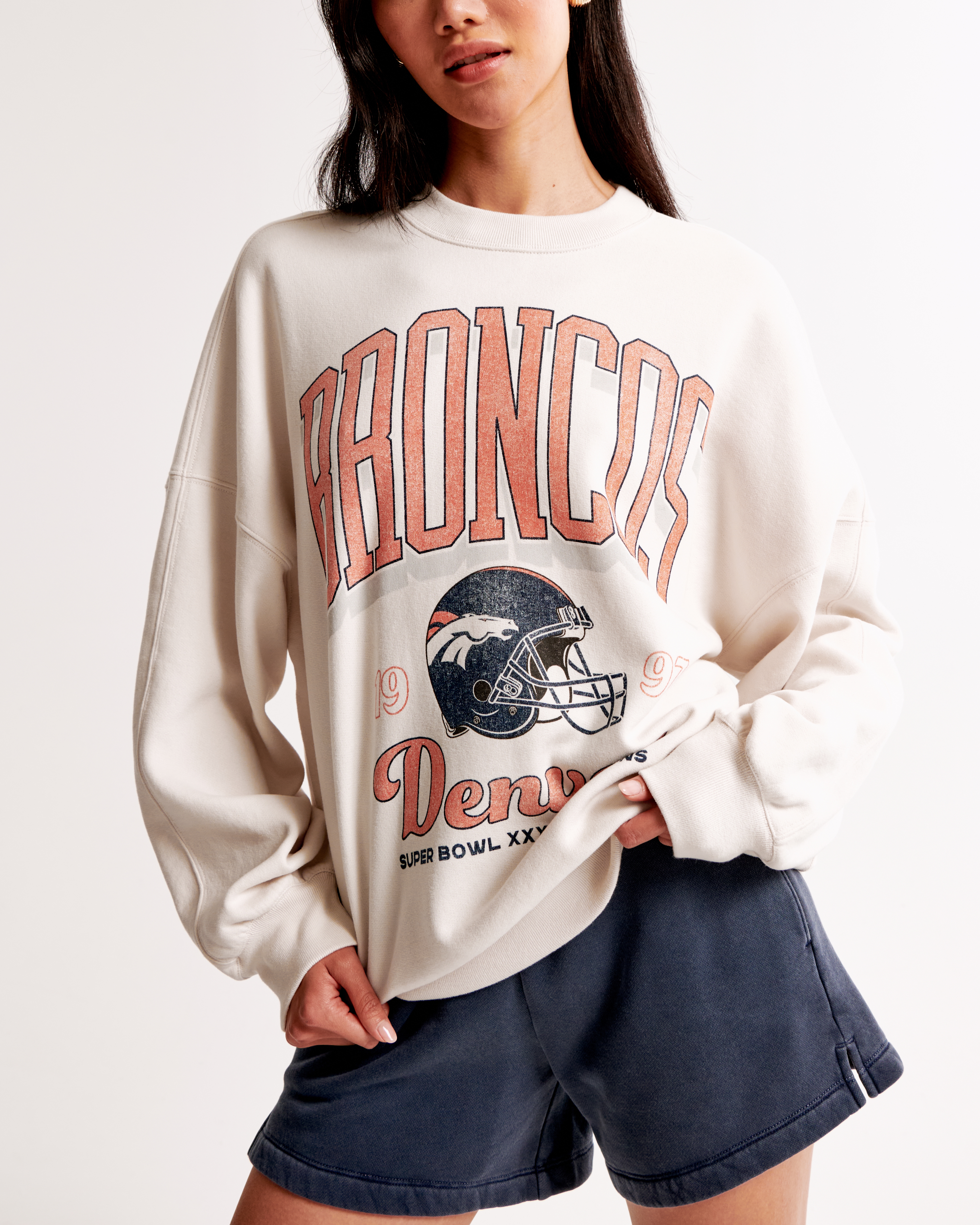 Abercrombie & Fitch Denver Broncos Graphic Oversized Sunday Crew