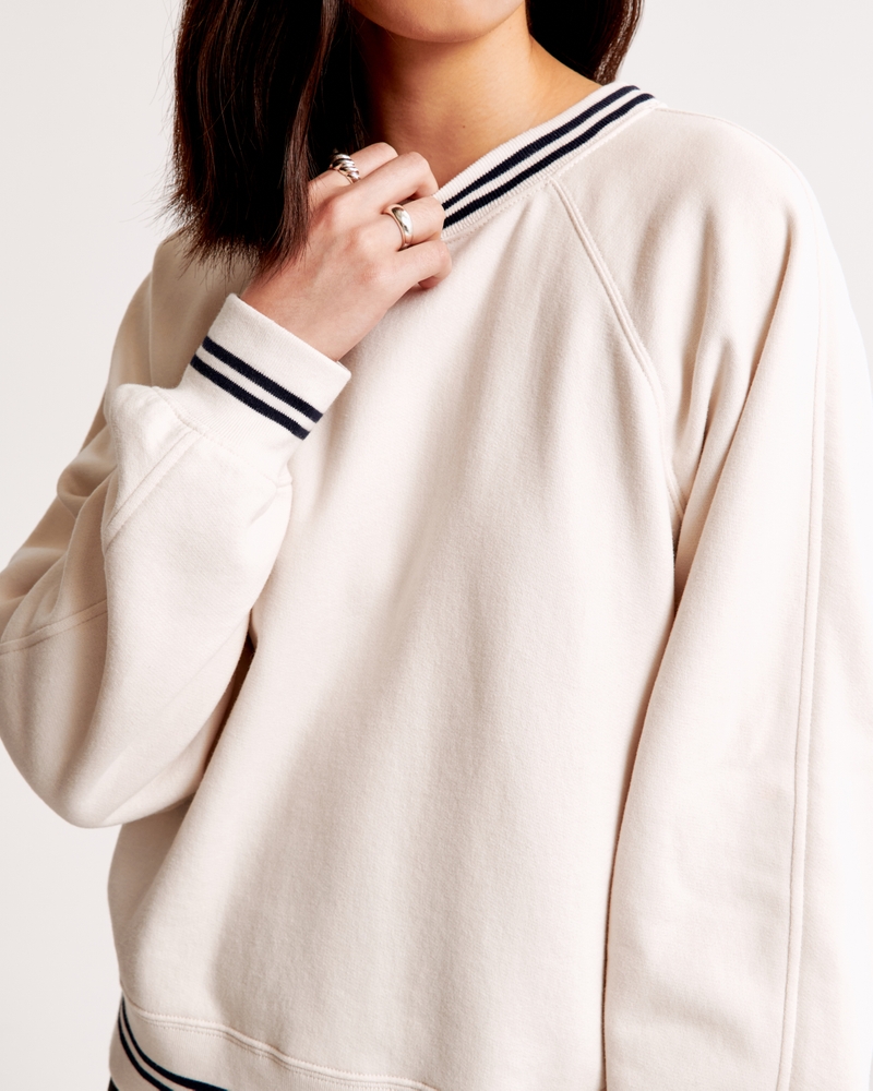Essential Raglan Classic Sunday Crew