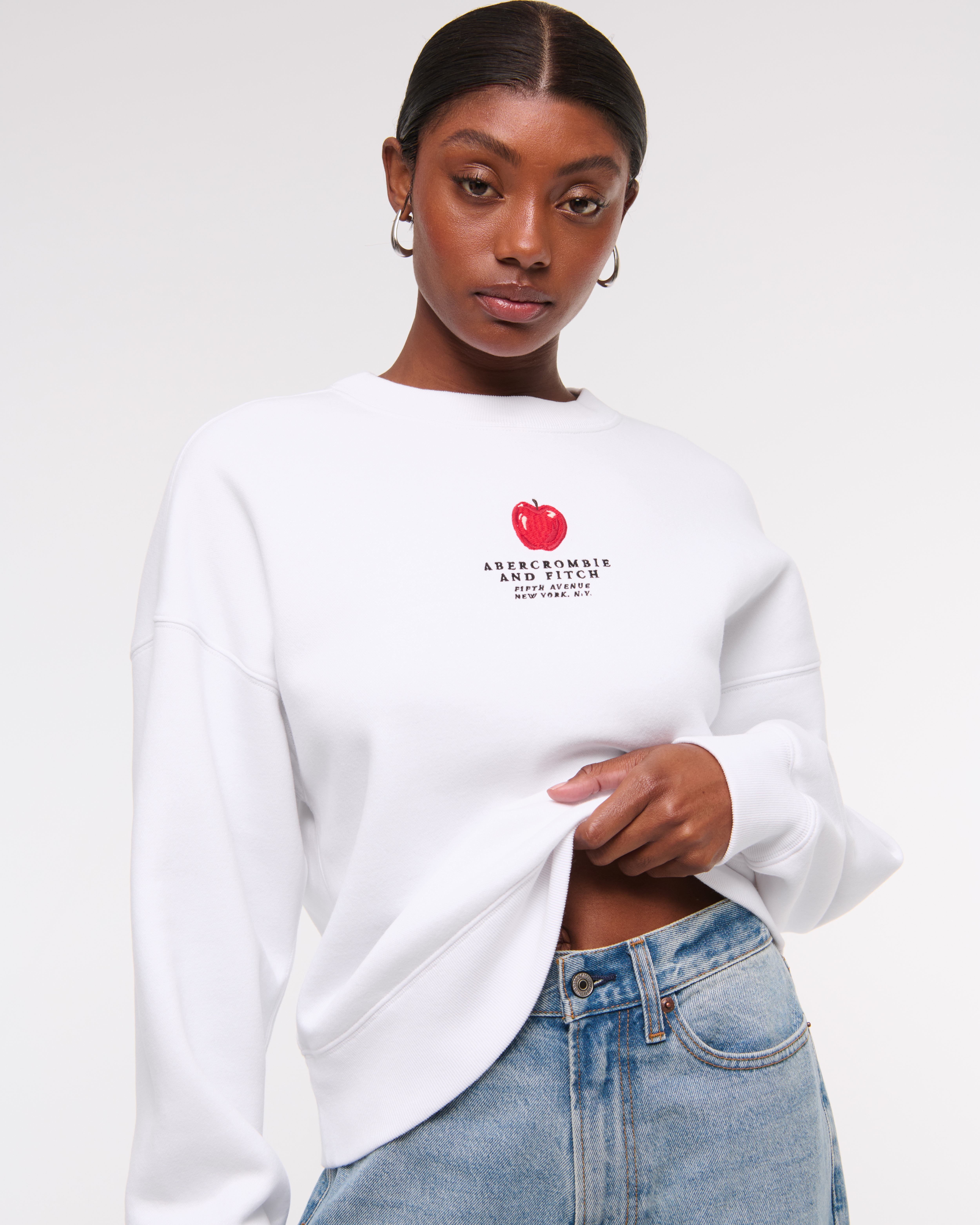 Женские свитеры Abercrombie & Fitch Graphic Logo Classic Sunday Crew — фото 3