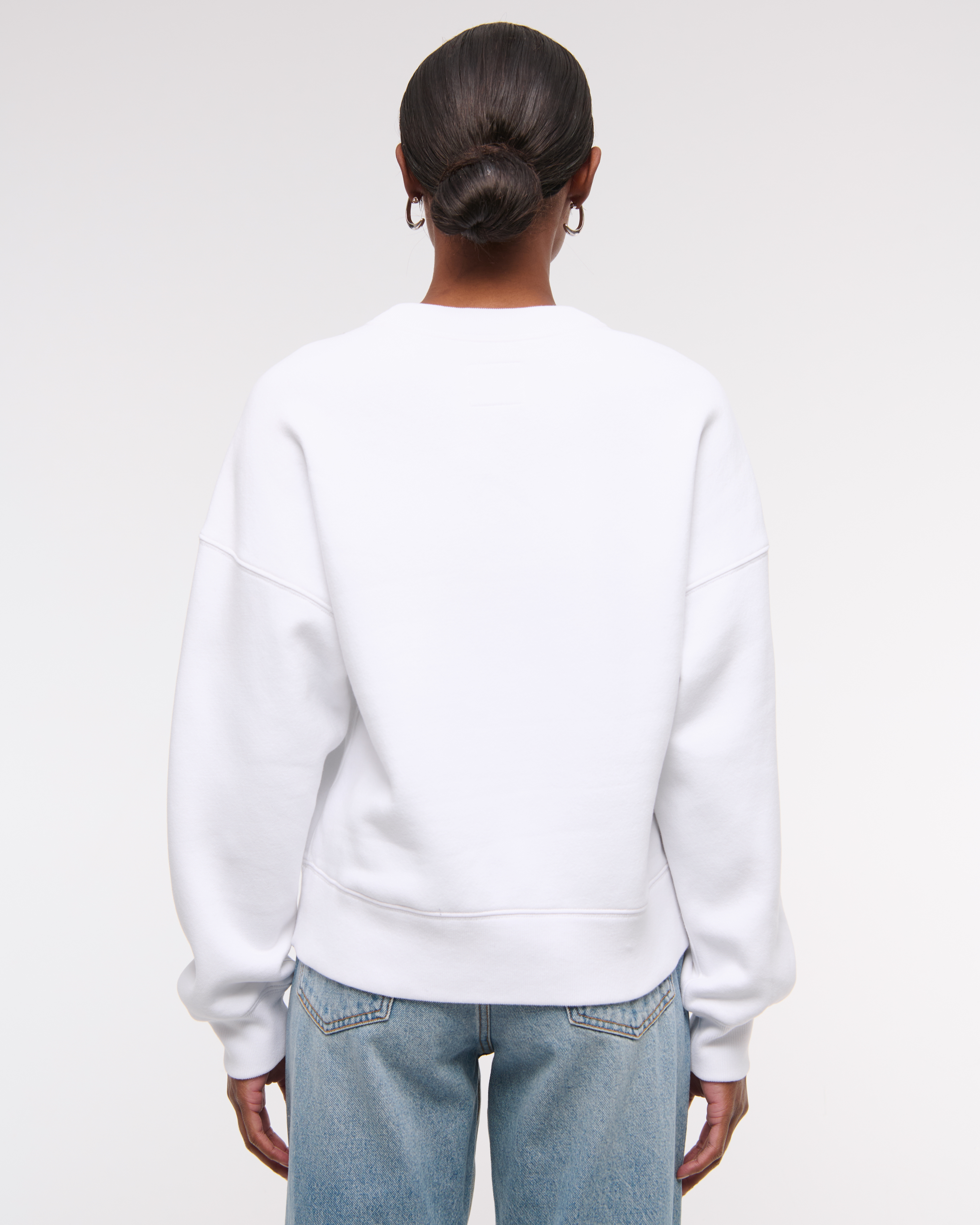 Women's Graphic Logo Classic Sunday Crew | Women's Tops