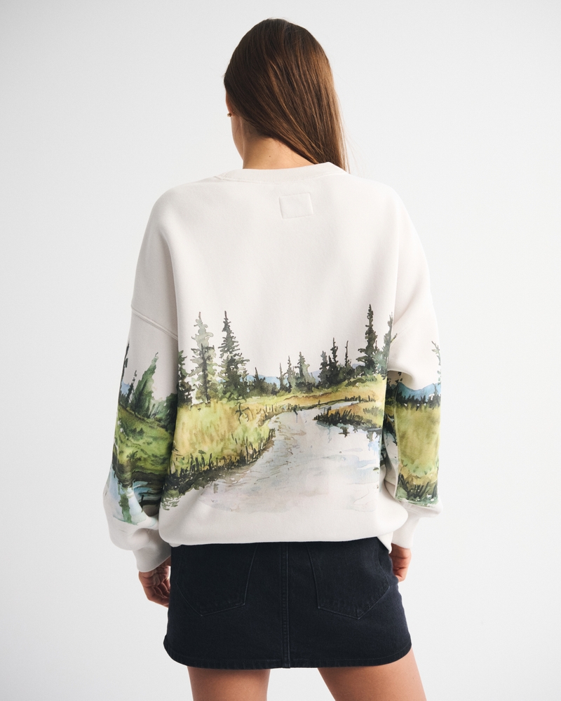 Wildlife Graphic Oversized Sunday Crew