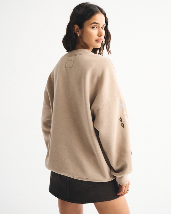 Women's Wyoming Oversized Sunday Crew | Women's Tops | Abercrombie.com