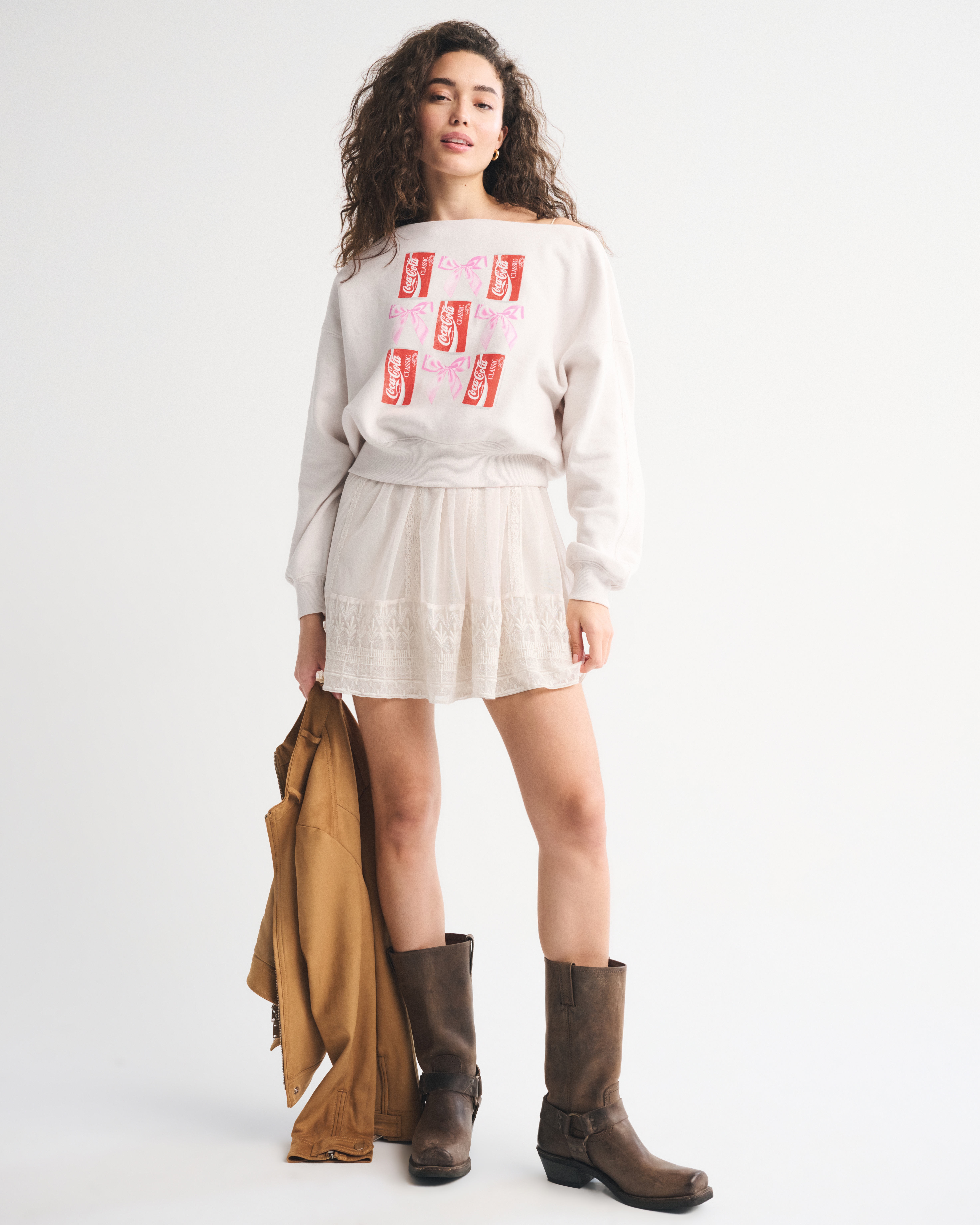 Женские топы Abercrombie & Fitch Coca-Cola Sunday Slash Top — фото 3