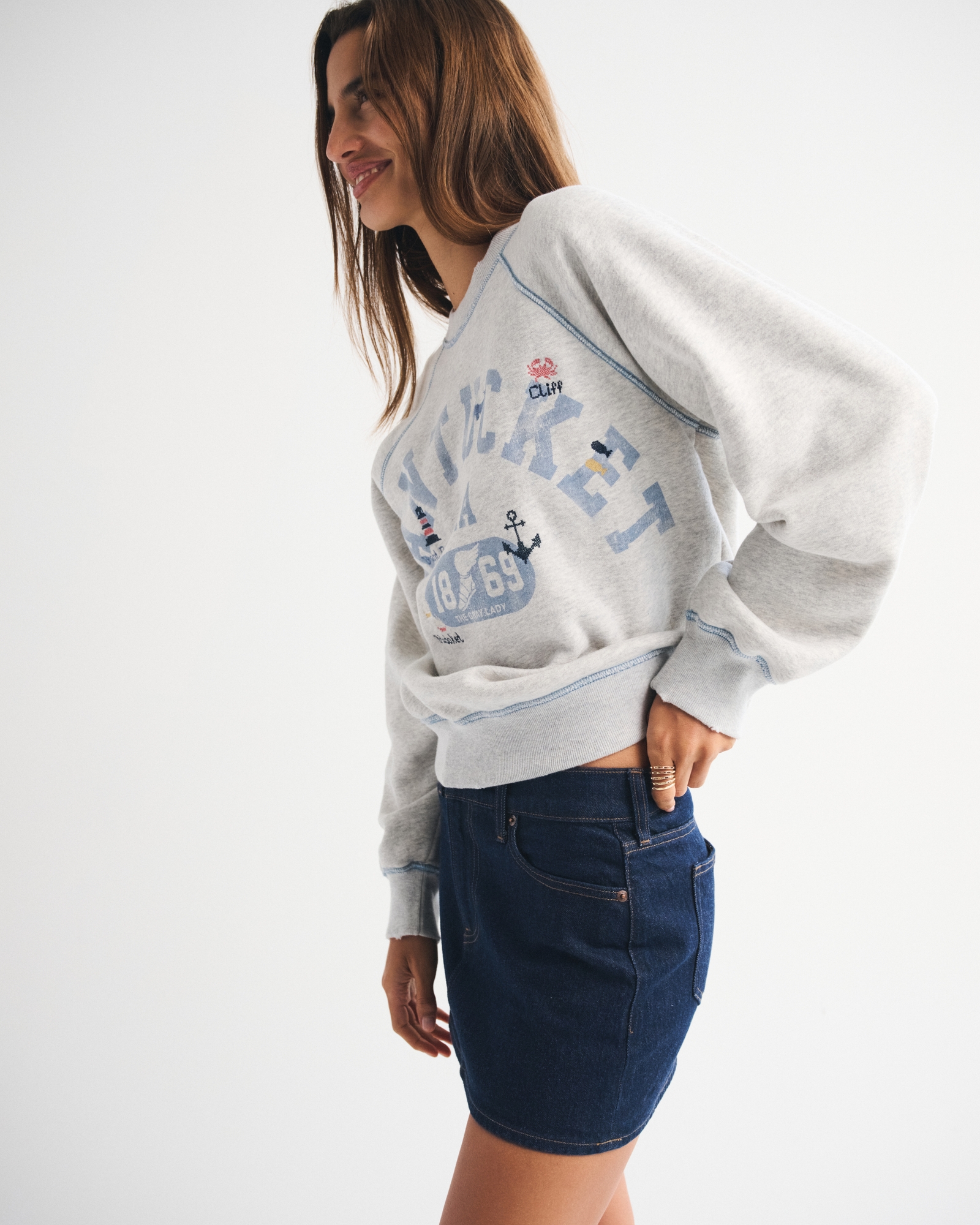 Graphic Raglan Classic Sunday Crew
