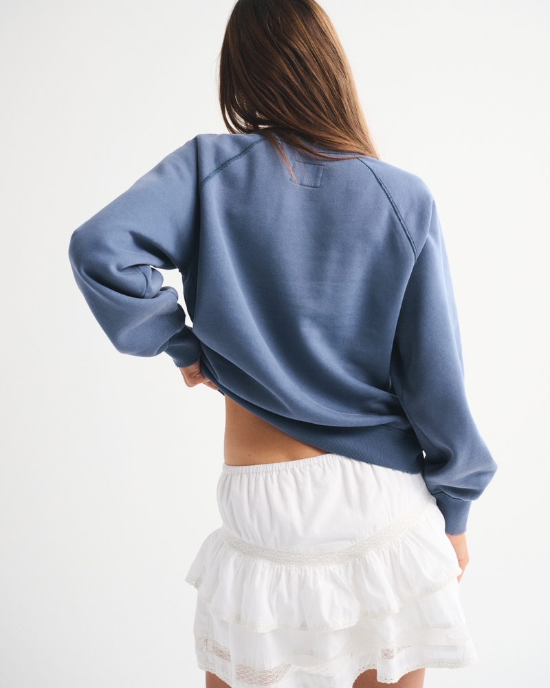Graphic Raglan Classic Sunday Crew