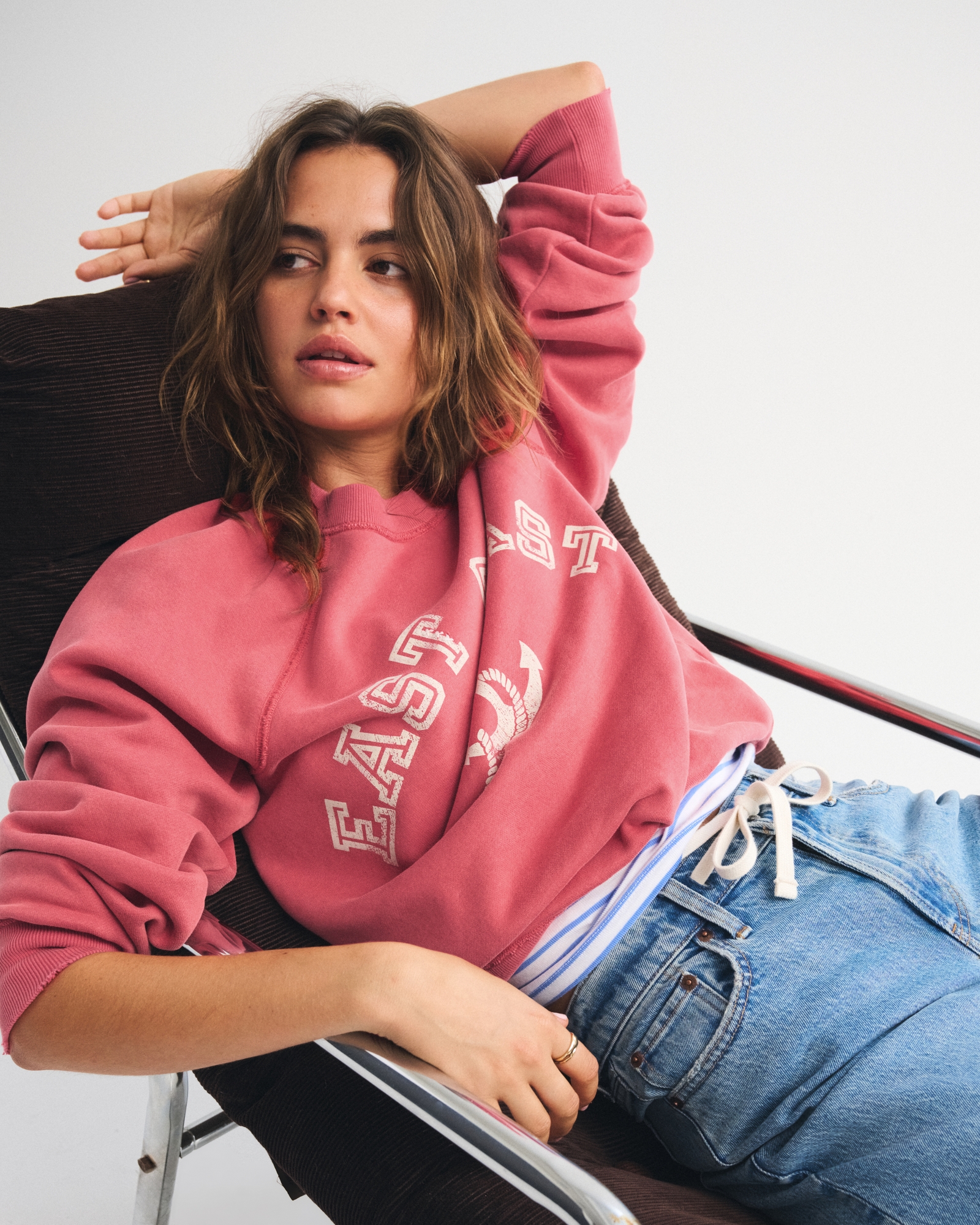 Graphic Raglan Classic Sunday Crew