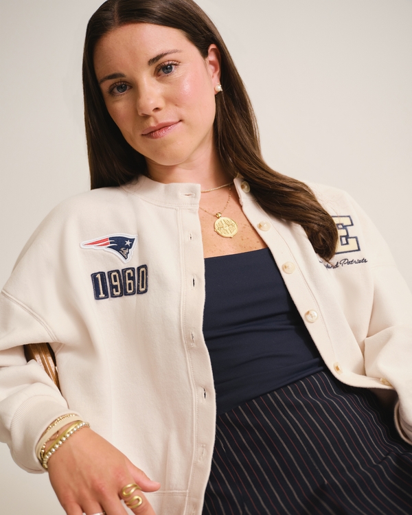New England Patriots Sunday Shrunken Cardigan, Cream - Patriots view 1