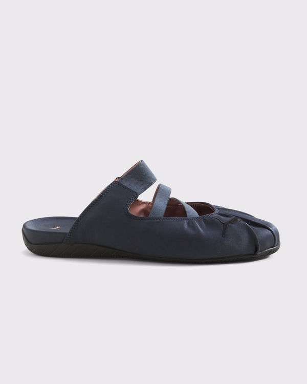 PUMA Women's Speedcat Satin Mule, Navy view 1
