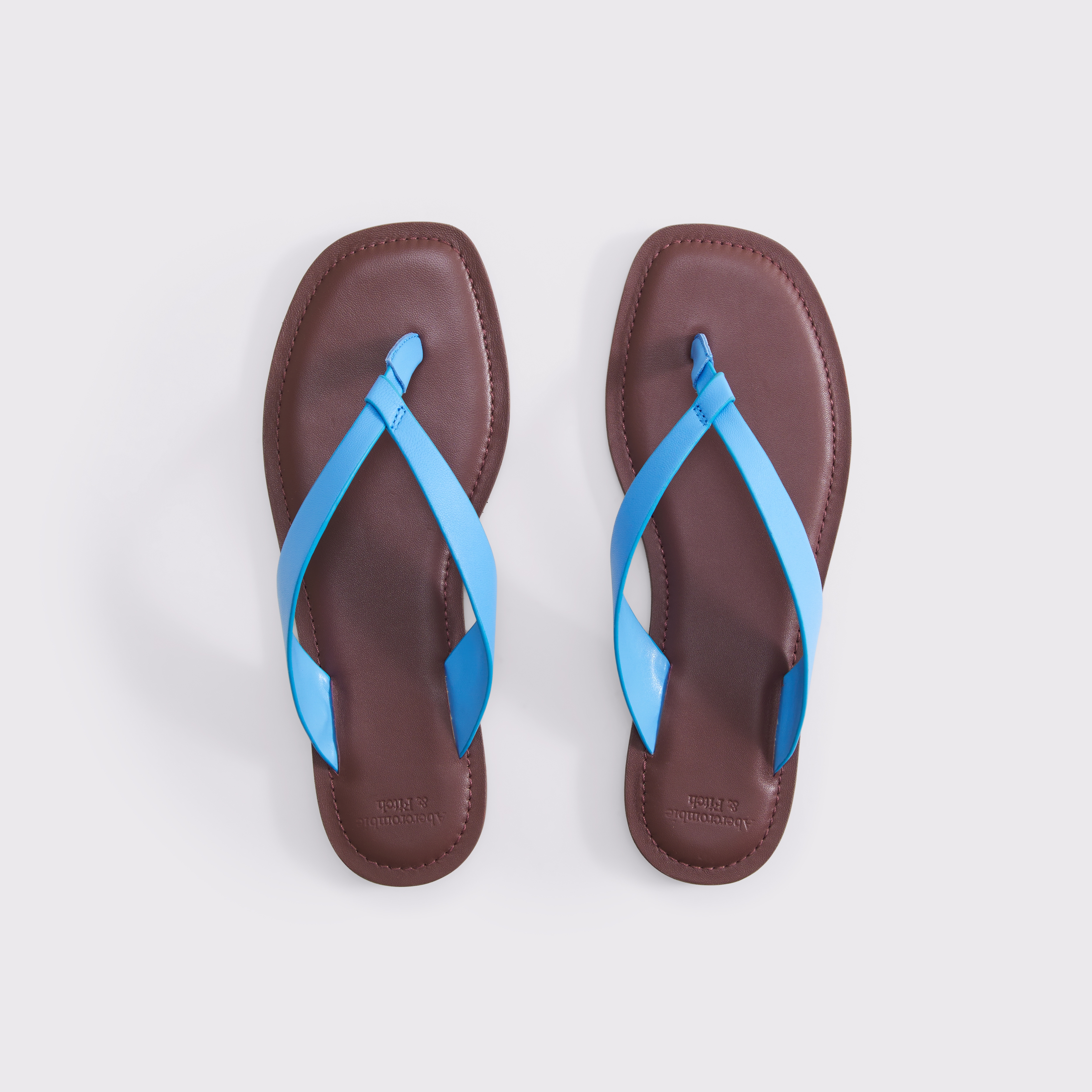 Женские сандалии Abercrombie & Fitch Croc-Effect Leather Flip Flop, цвет: Синий — фото 3