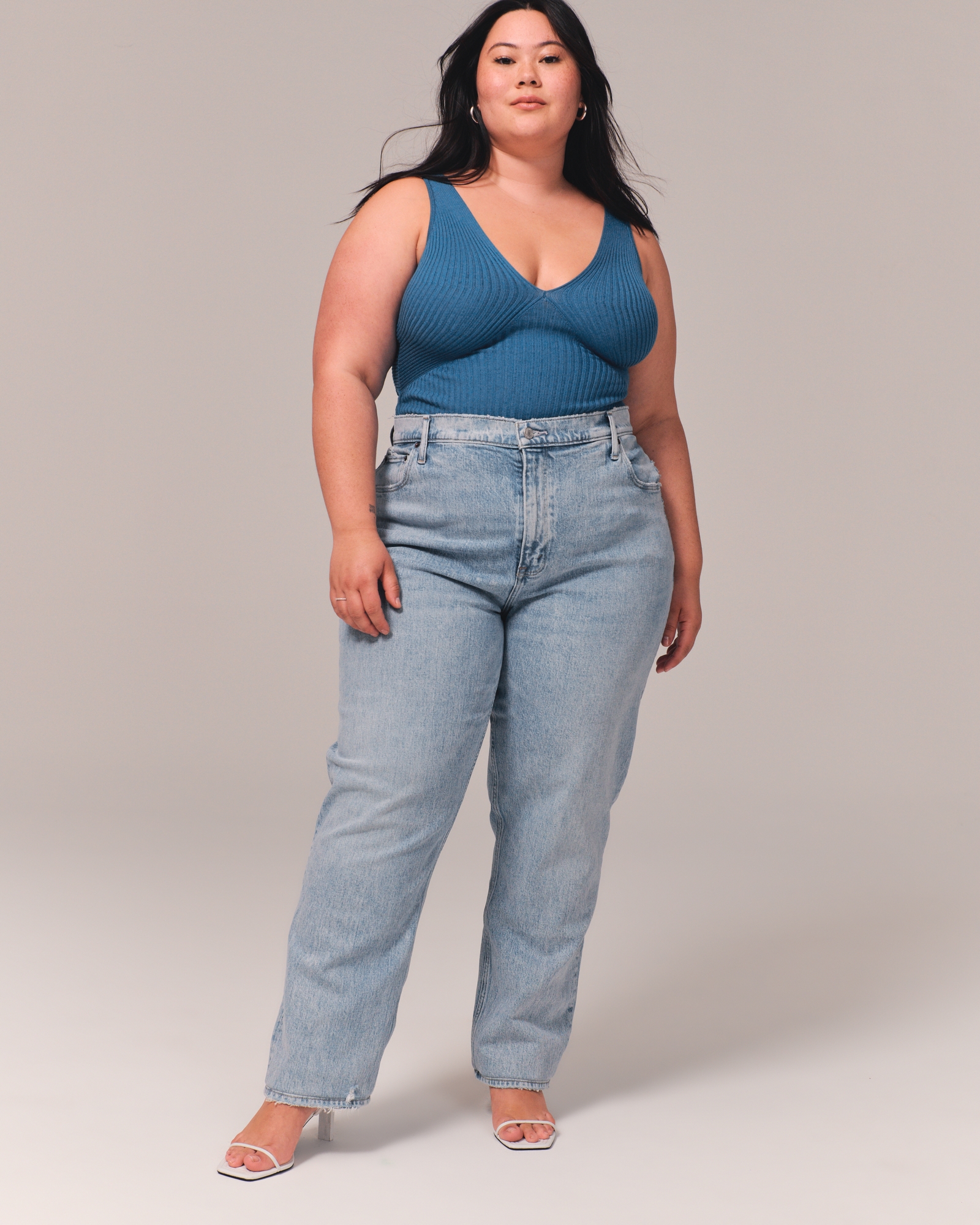 Skims bodysuit + Abercrombie 90s curve love jeans 🤝 #skims