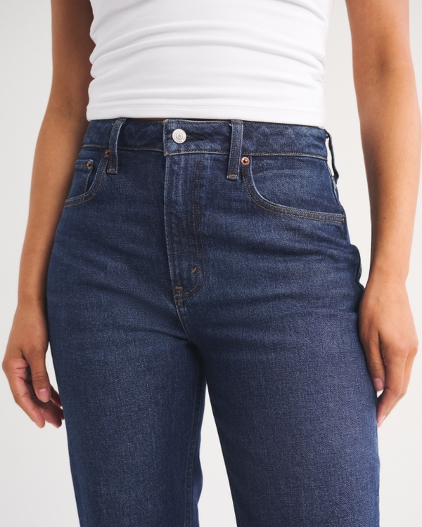 select to zoom model image