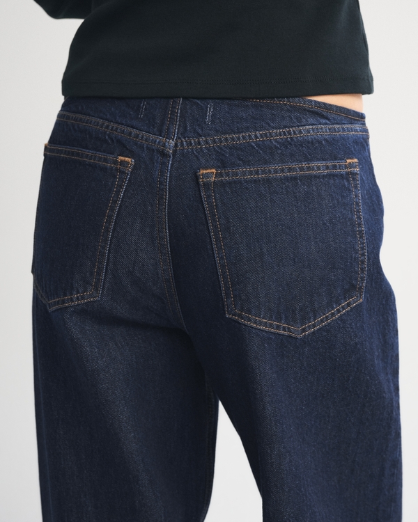 select to zoom model image