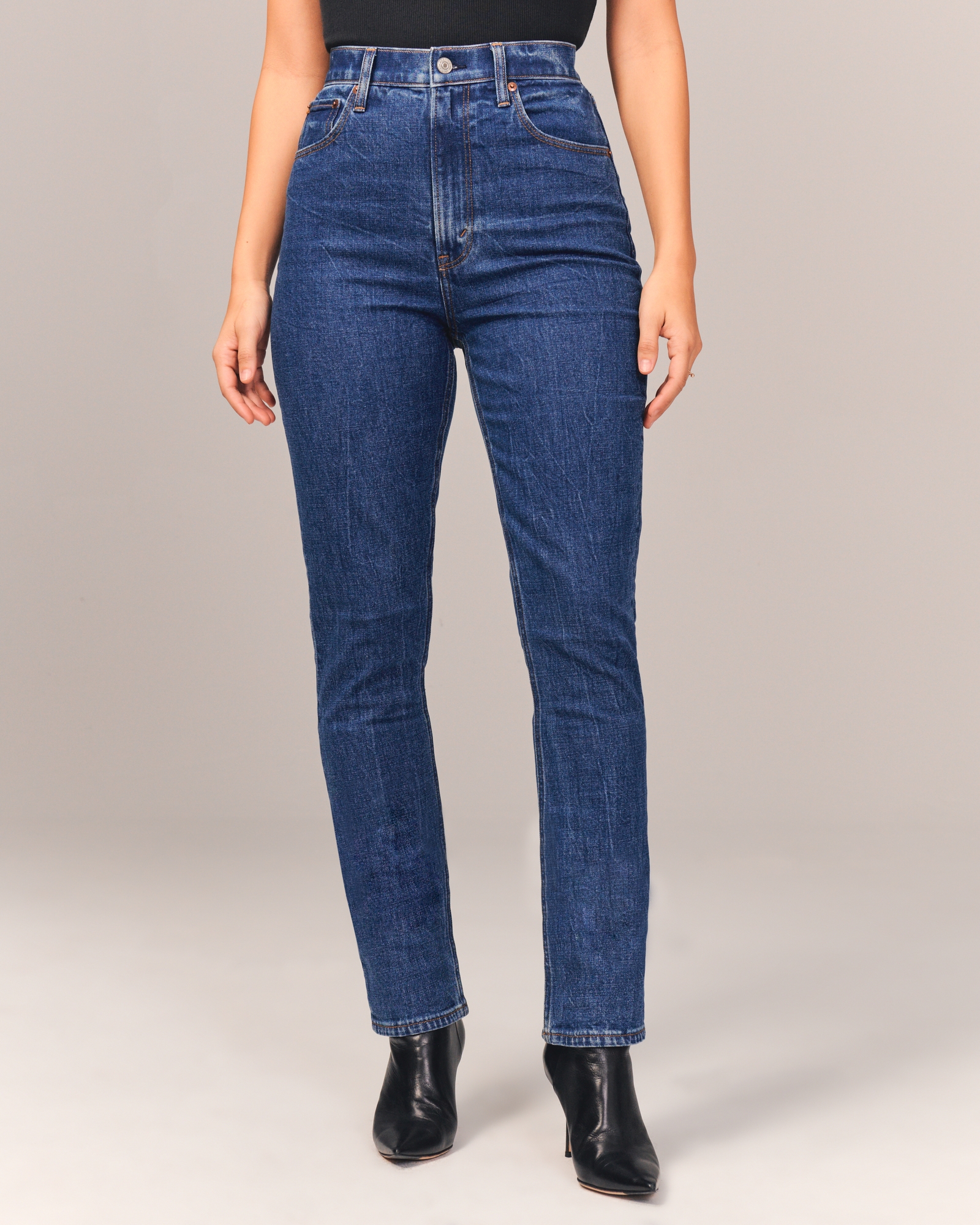 Curve Love Ultra High Rise 90s Slim Straight Jean