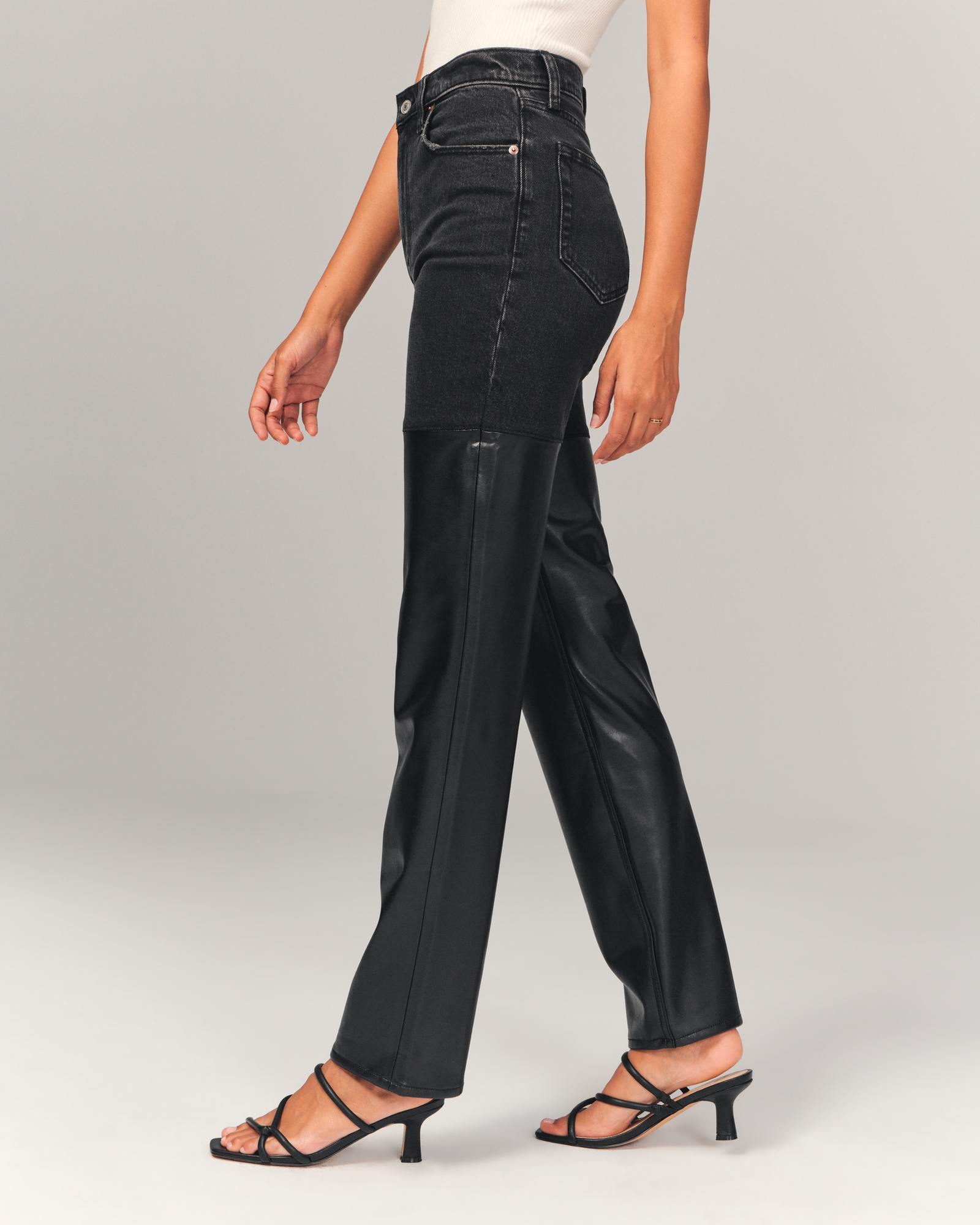 Ultra High Rise 90s Straight Carpenter Jean