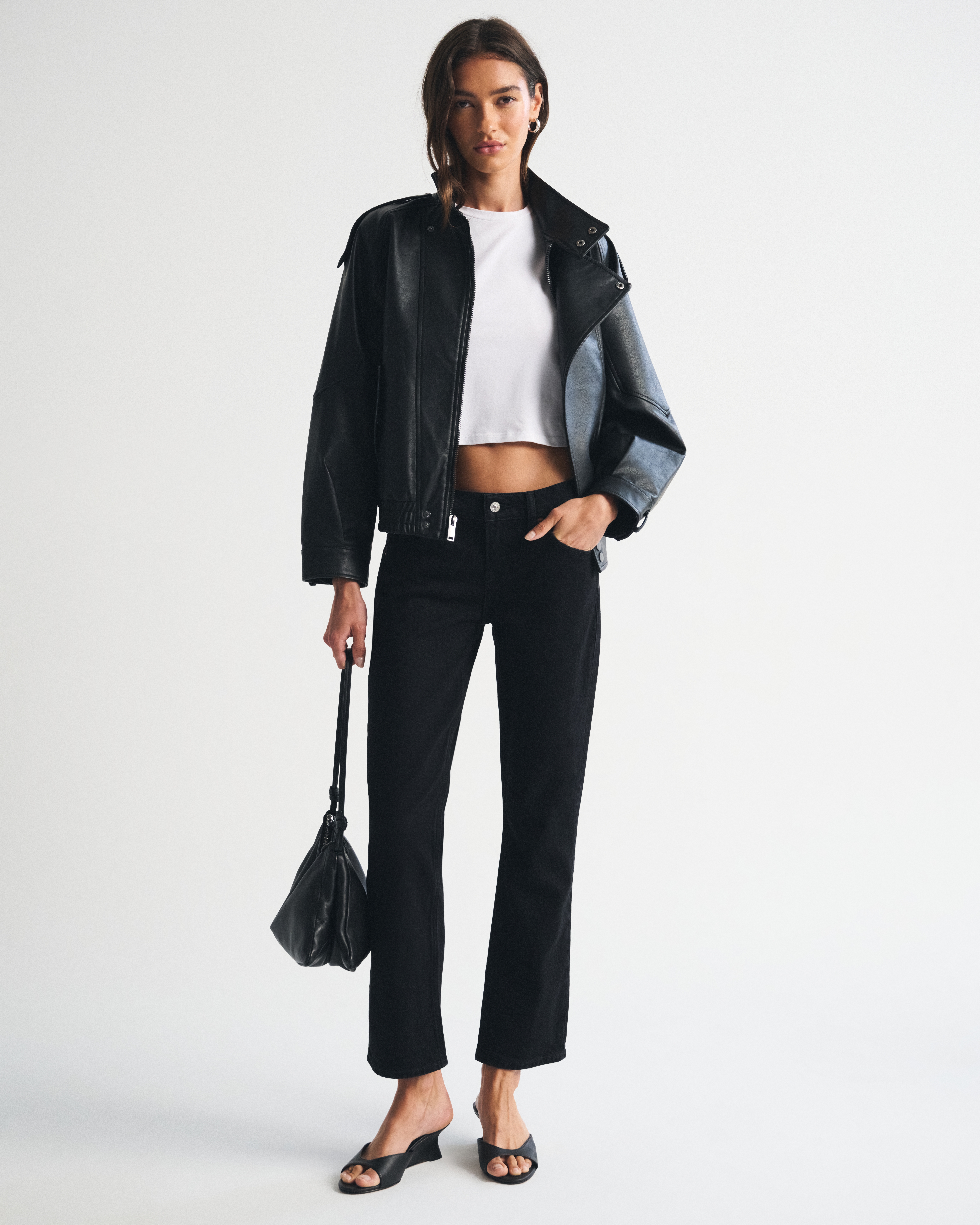 Женские джинсы Abercrombie & Fitch Low Rise Kick Flare Jean, цвет: Чёрный — фото 2