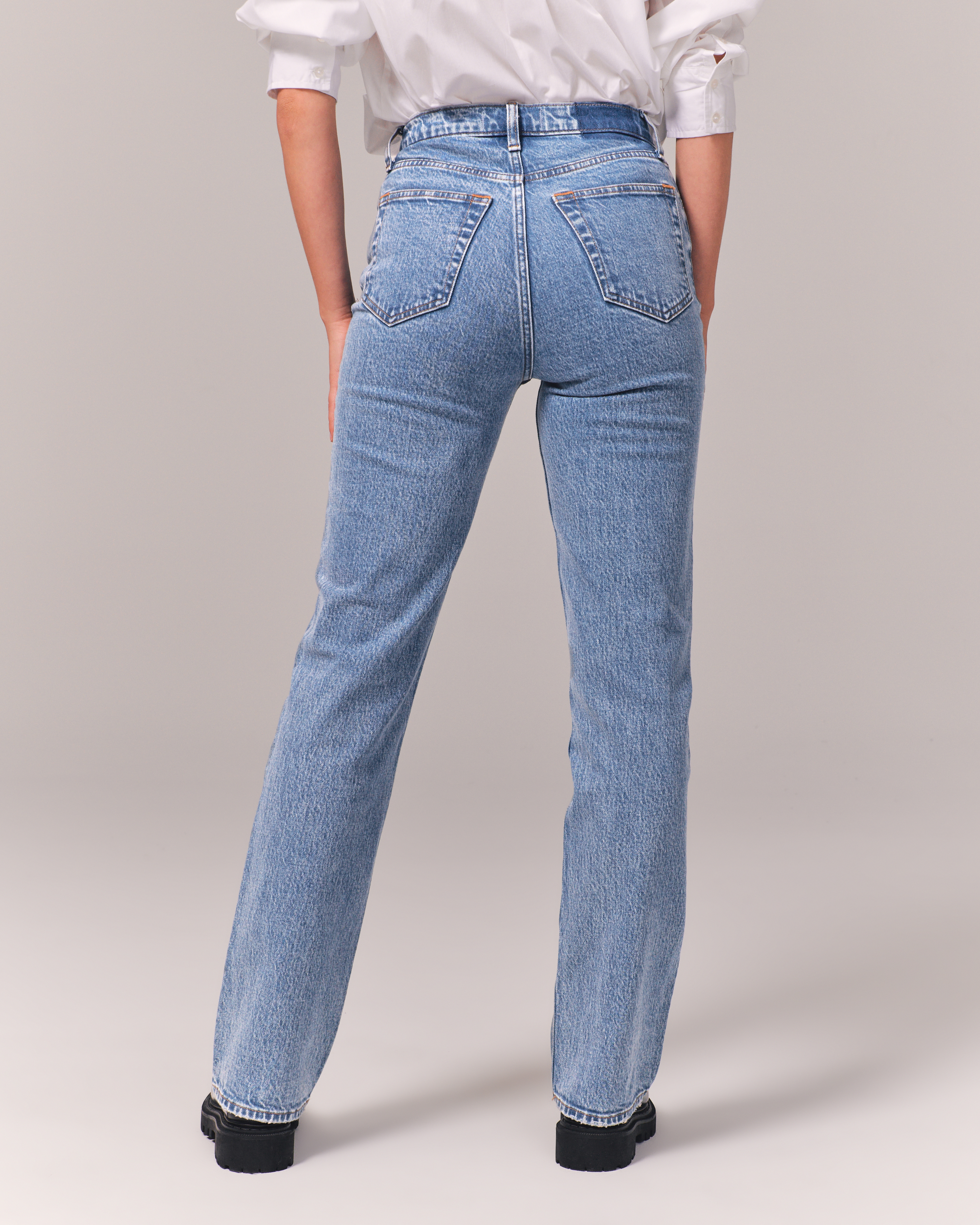 Ultra High Rise 90s Straight Jean