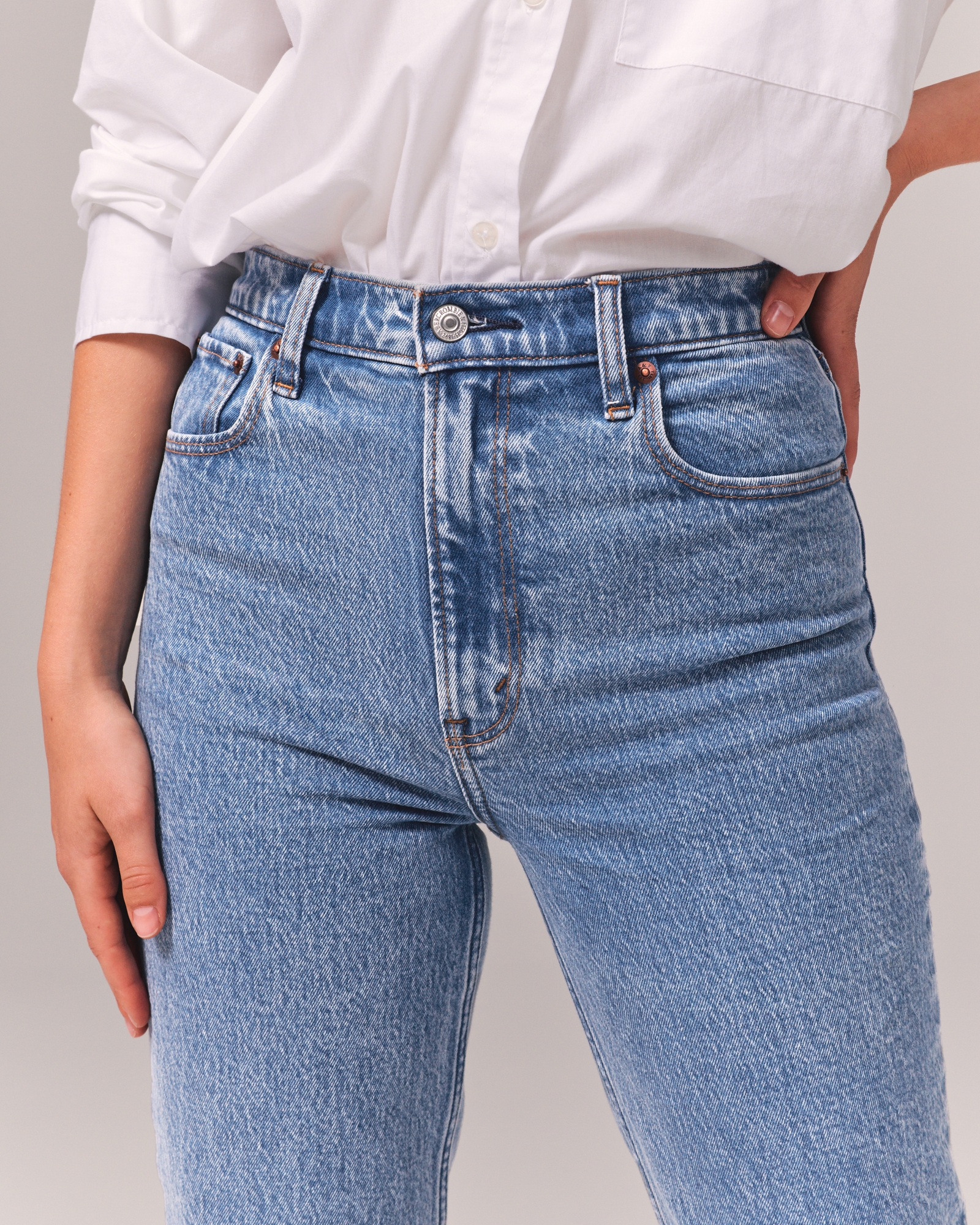 Ultra High Rise 90s Straight Jean