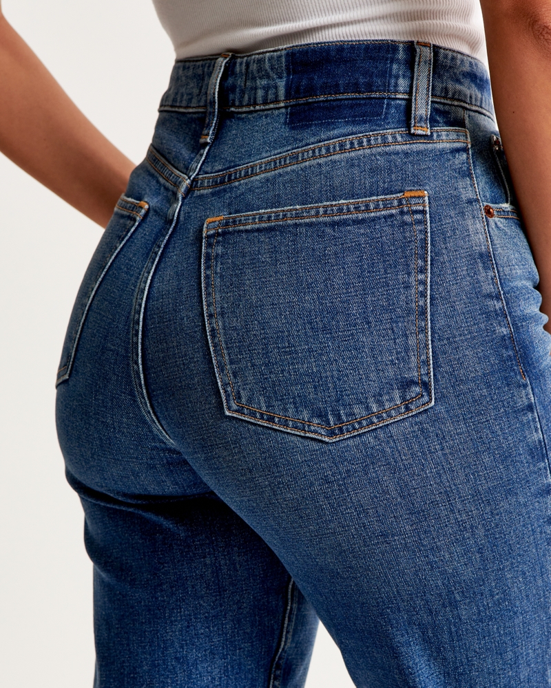 Abercrombie High-Rise Mom Jeans: Curve Love vs. Regular - The