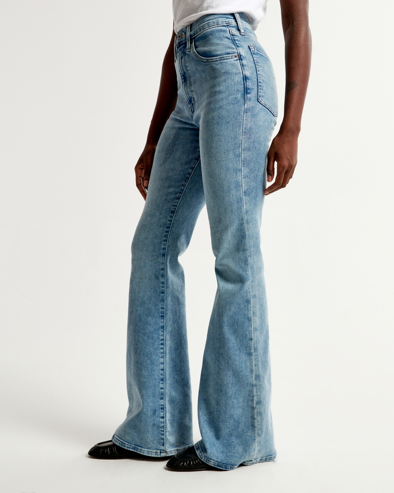 Abercrombie & Fitch RELAXED FLARE - Flared Jeans - bright light  blue/light-blue denim 