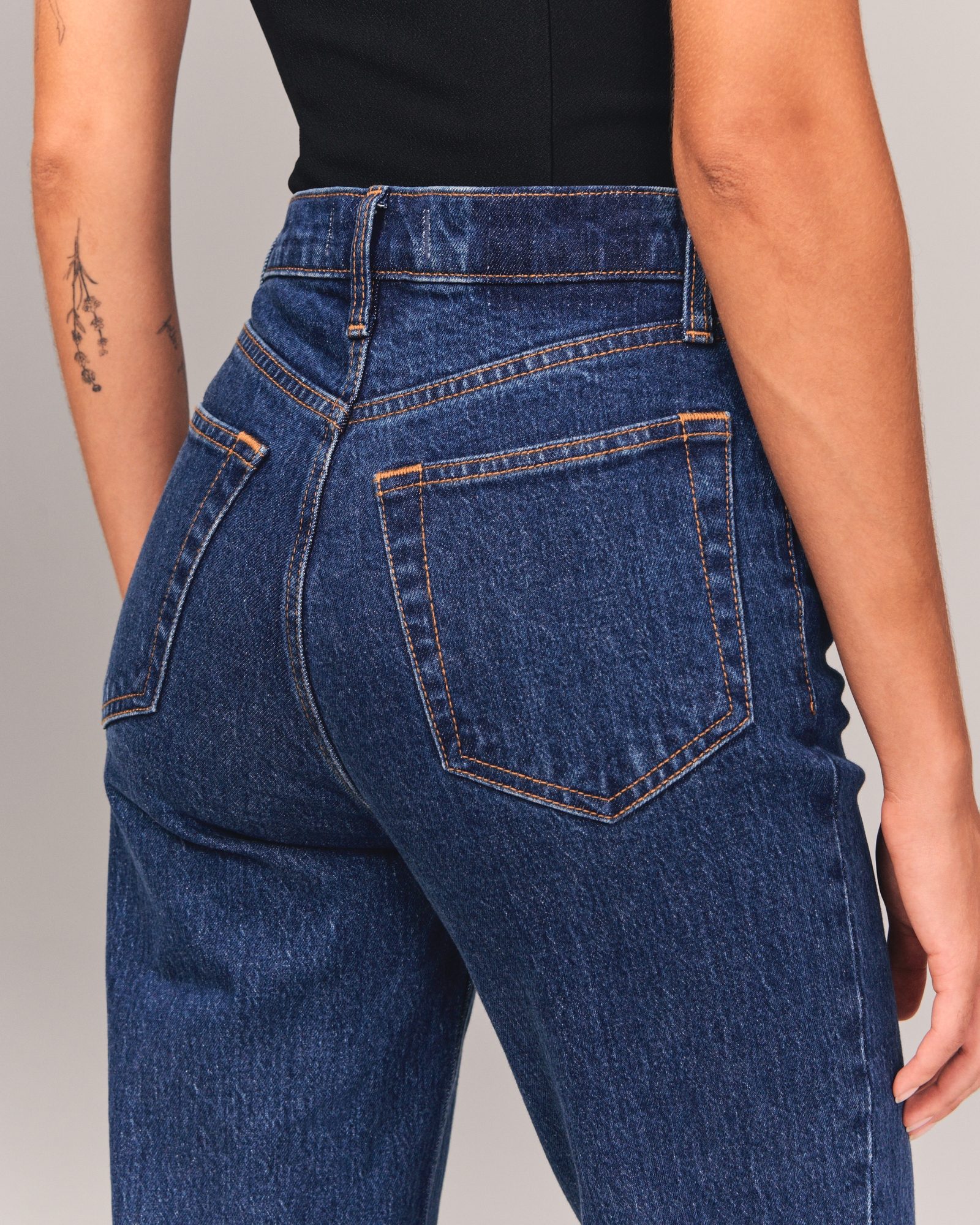 Ultra High Rise 90s Straight Jean