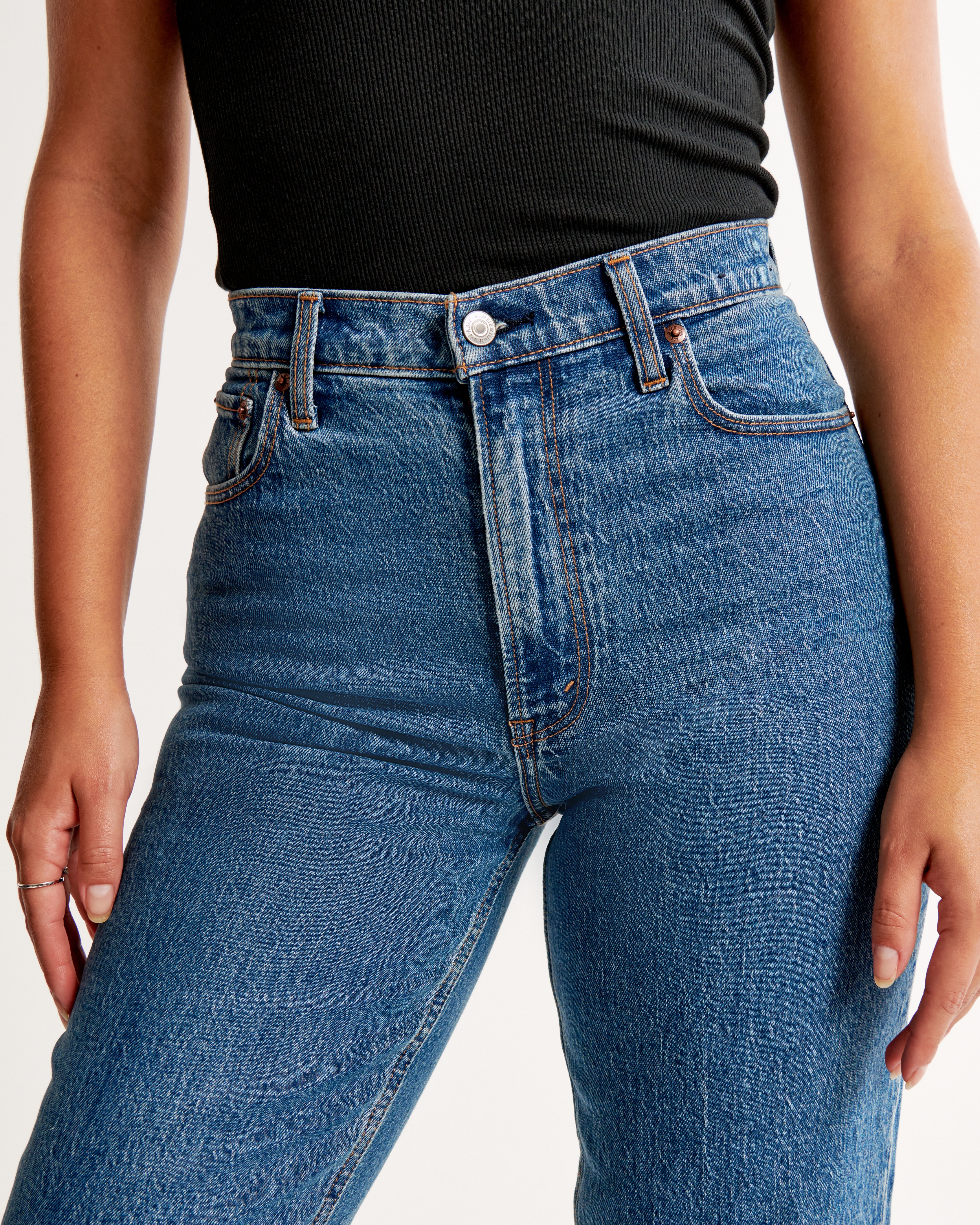 Abercrombie & Fitch The ‘90s Straight store Ultra High Rise Jeans