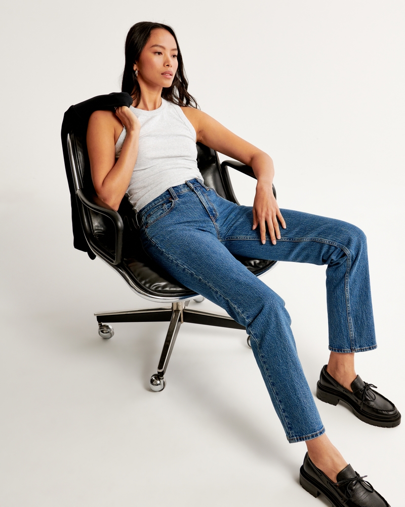 Women's Mid Rise 90s Straight Jean, Women's Clearance