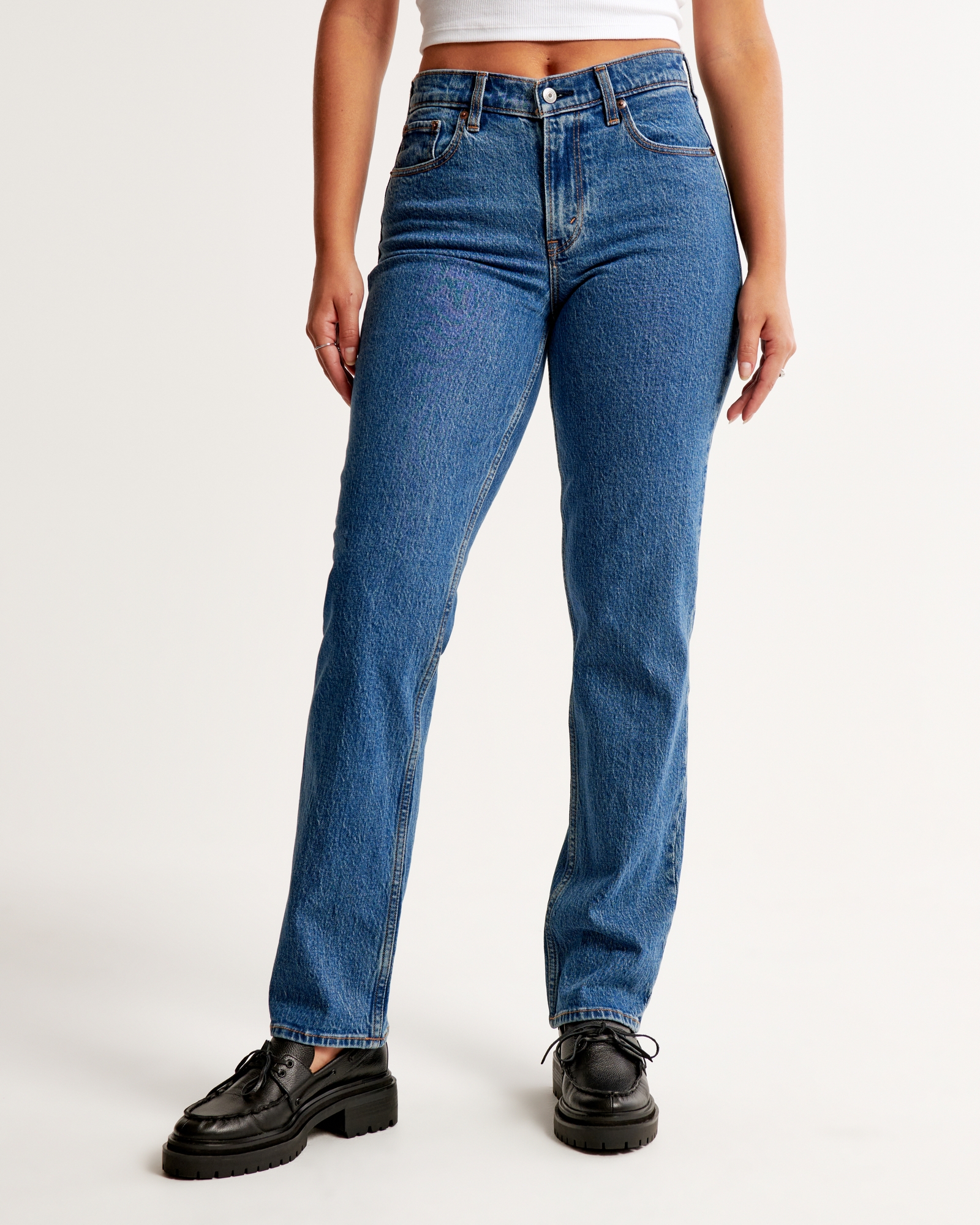 Women's Mid Rise 90s Straight Jean, Women's Clearance