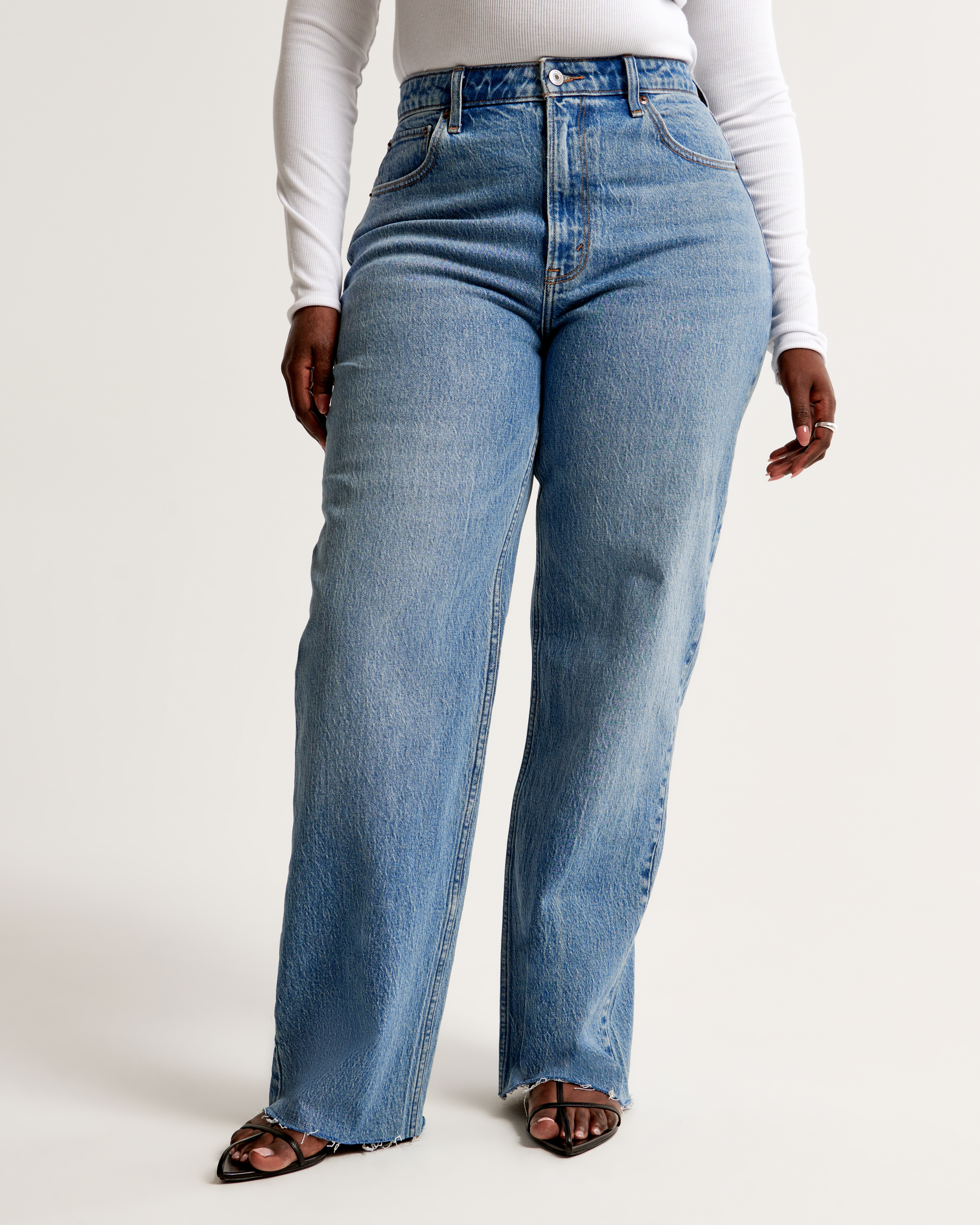 Abercrombie Curve Love High Rise 90s top Relaxed Jean